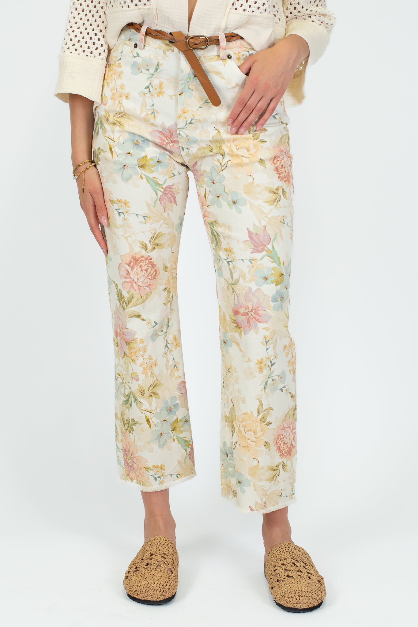 Tensione in - Pantalone fantasia floreale in denim sfrangiato sul fondo