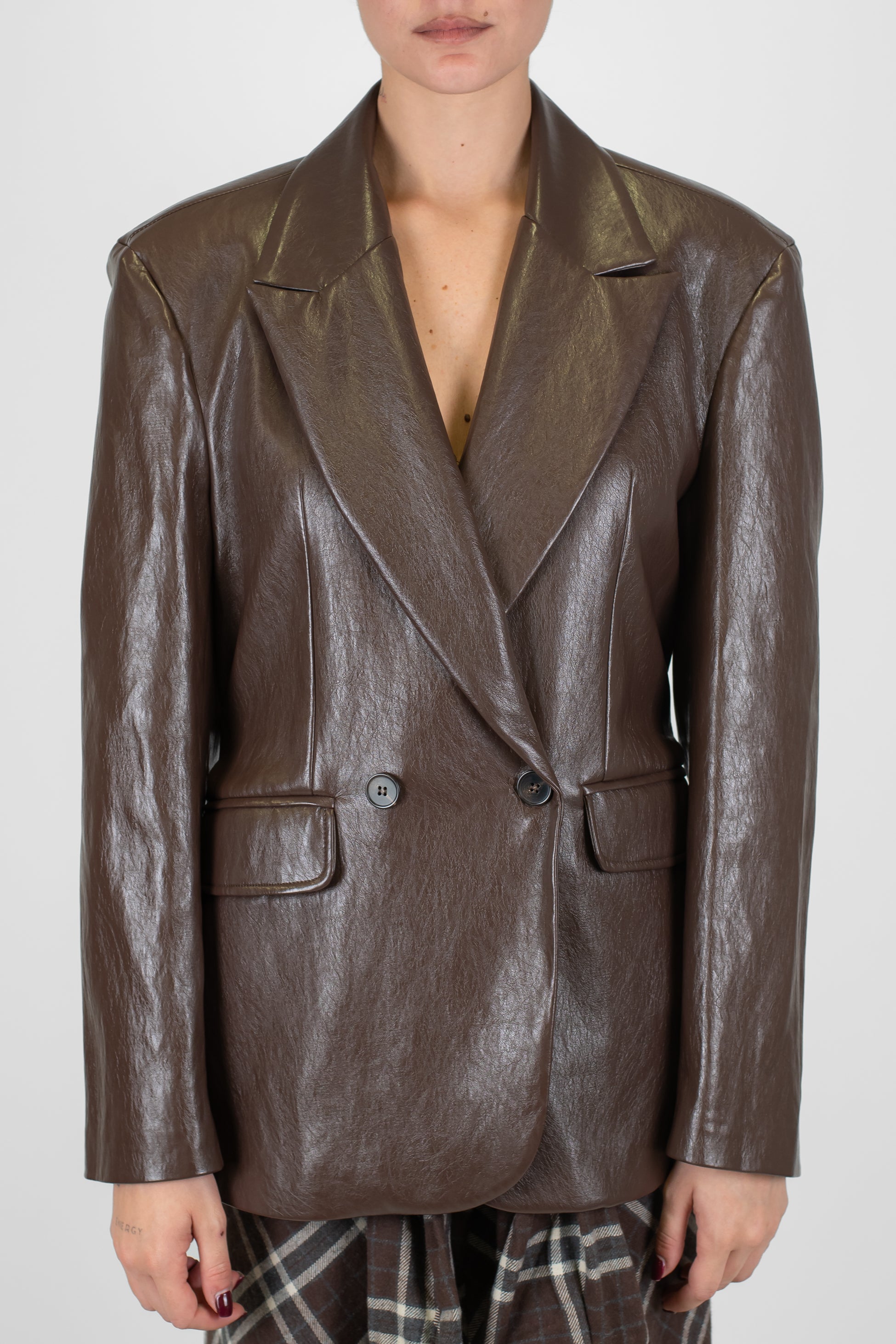 Motel - Giacca doppiopetto in ecopelle con spalline e cinturino sul retro