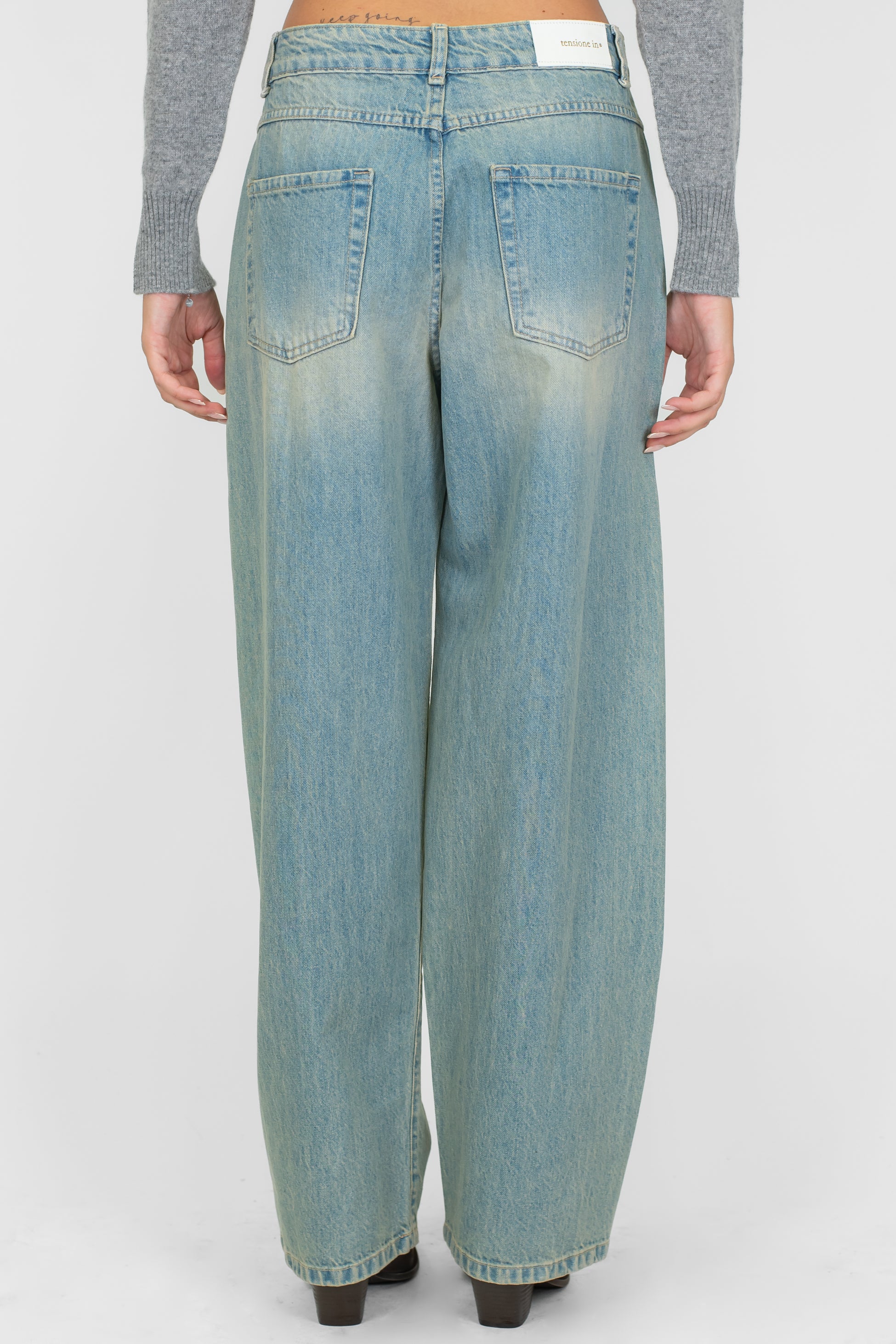 Tensione in - Jeans balloon lavaggio chiaro