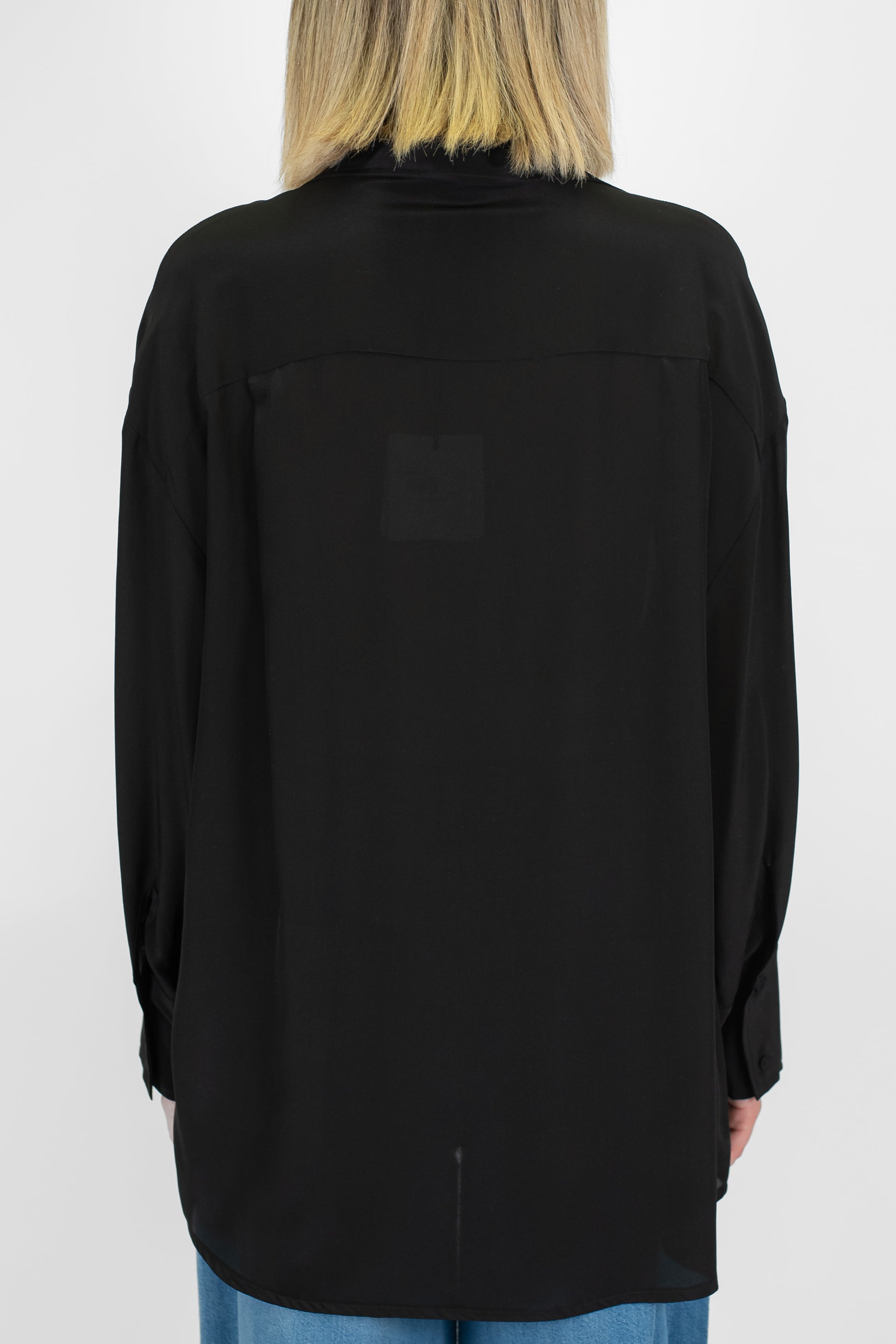 Tensione in - Camicia in misto seta con taschino e polsino ampio