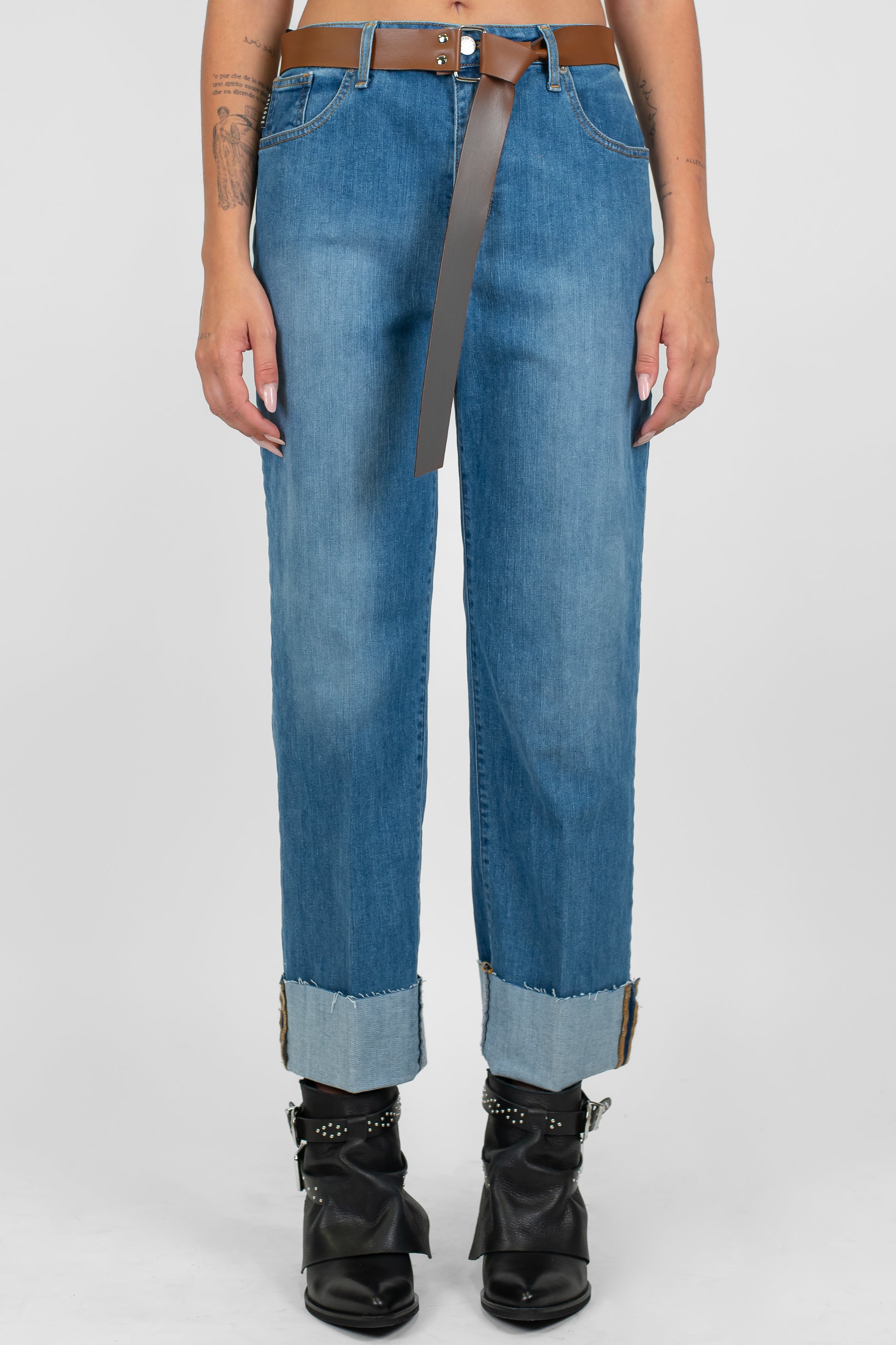 Haveone - Pantalone regular lavaggio medio modello Mandy con risvolto ampio sul fondo