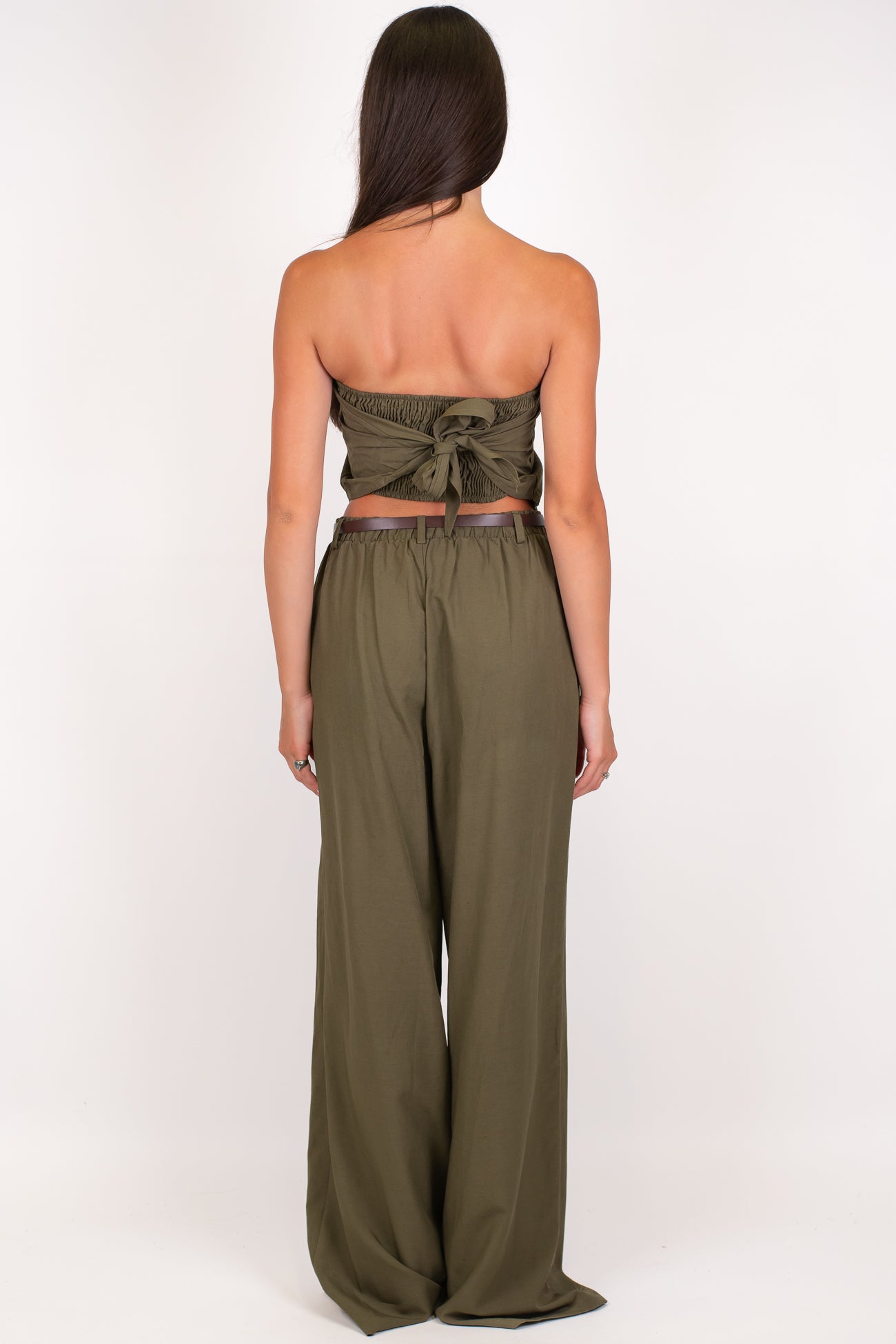 Haveone - Coordinato in misto lino con top a fascia allaccio sul retro e pantalone palazzo con pinces ed elastico sul retro