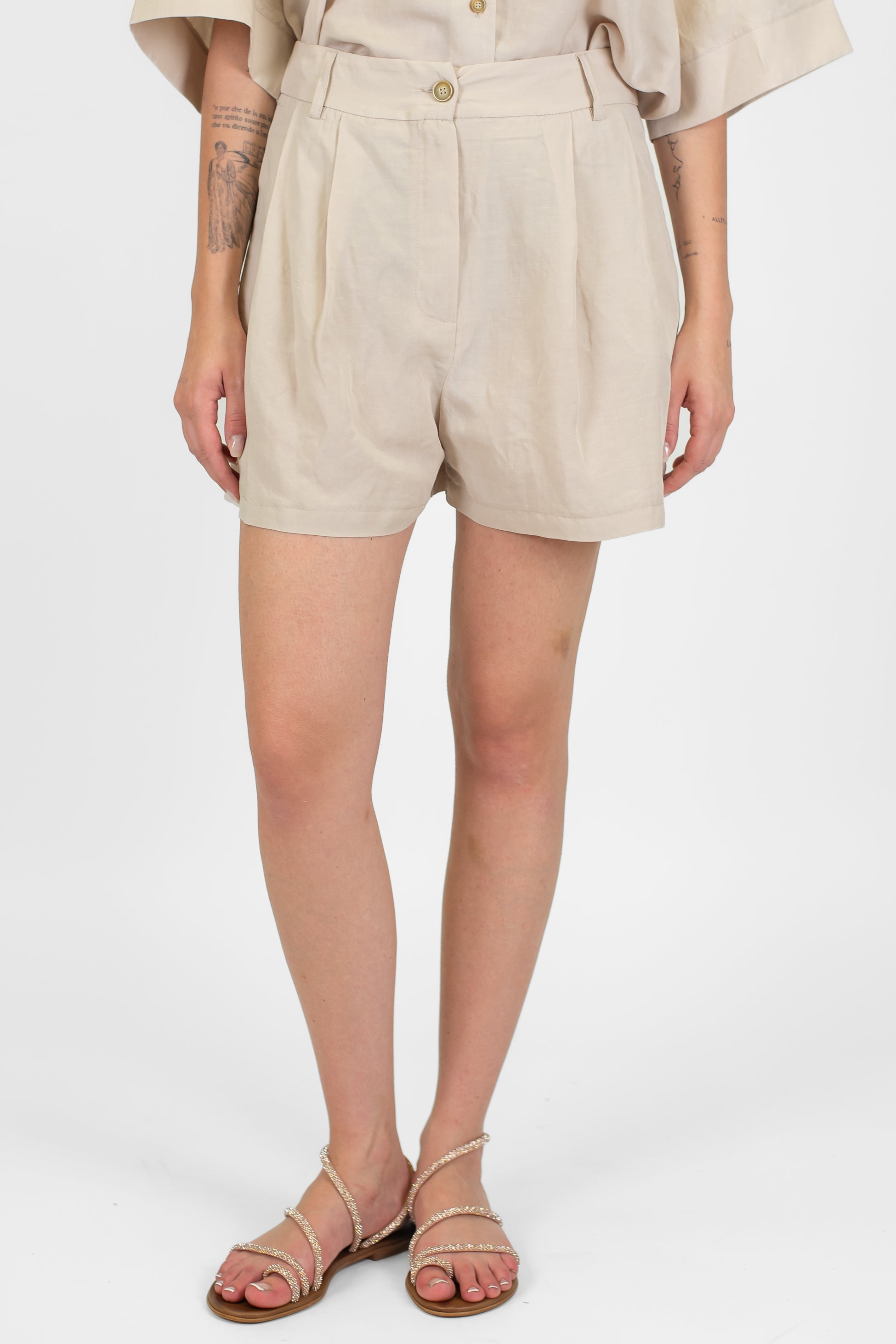 Tensione in - Coordinato in misto lino camicia over mezzamanica e shorts con elastico in vita