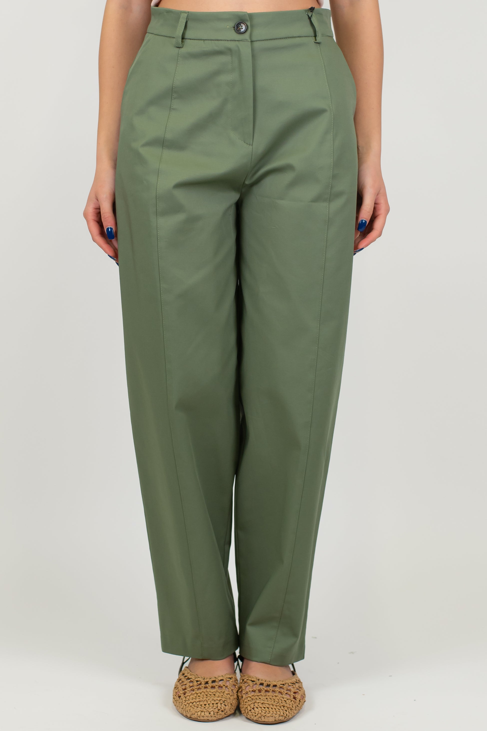 Tensione in - Pantalone carrot in cotone tinta unita