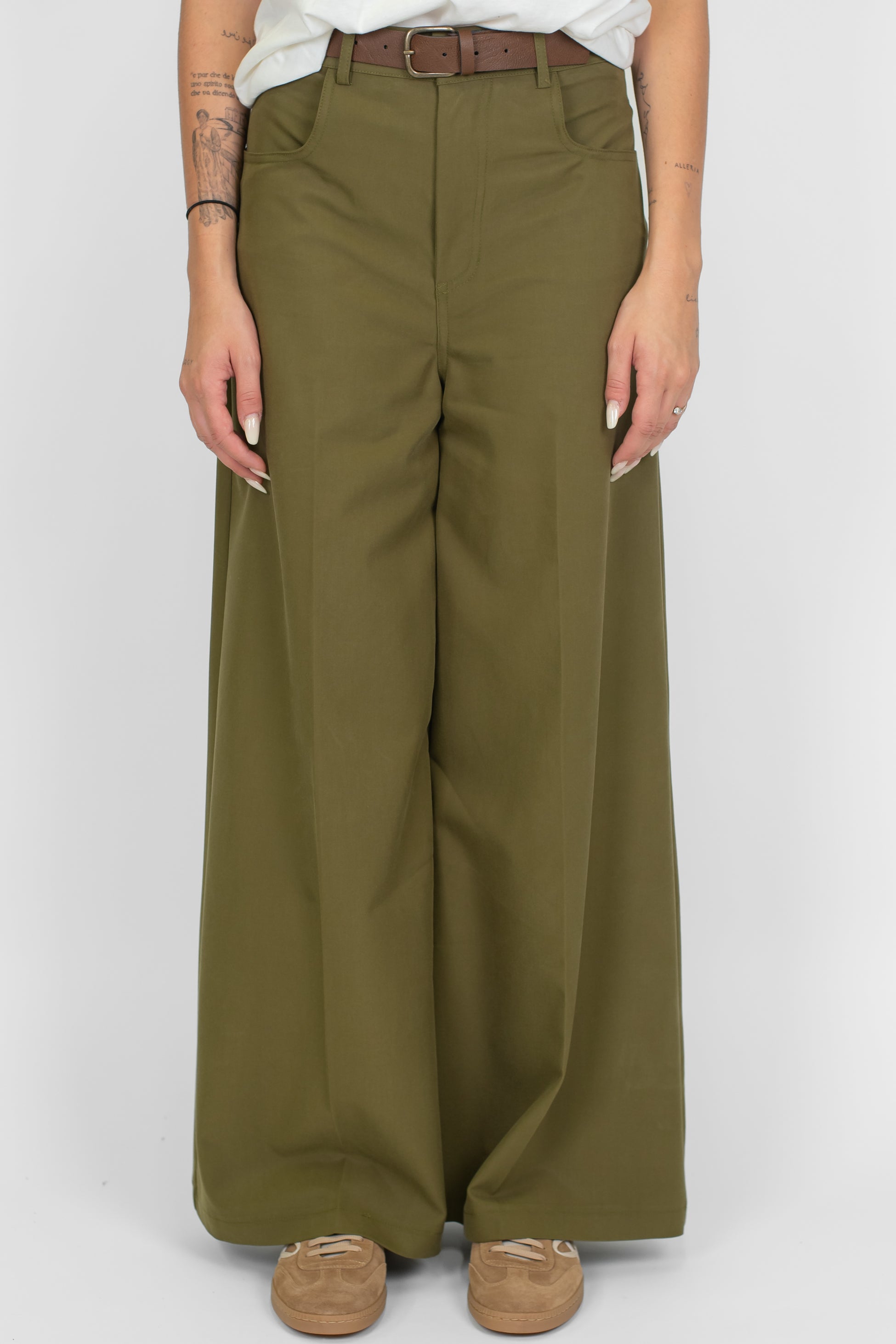 Tensione in - Pantalone palazzo con tasconi sul retro