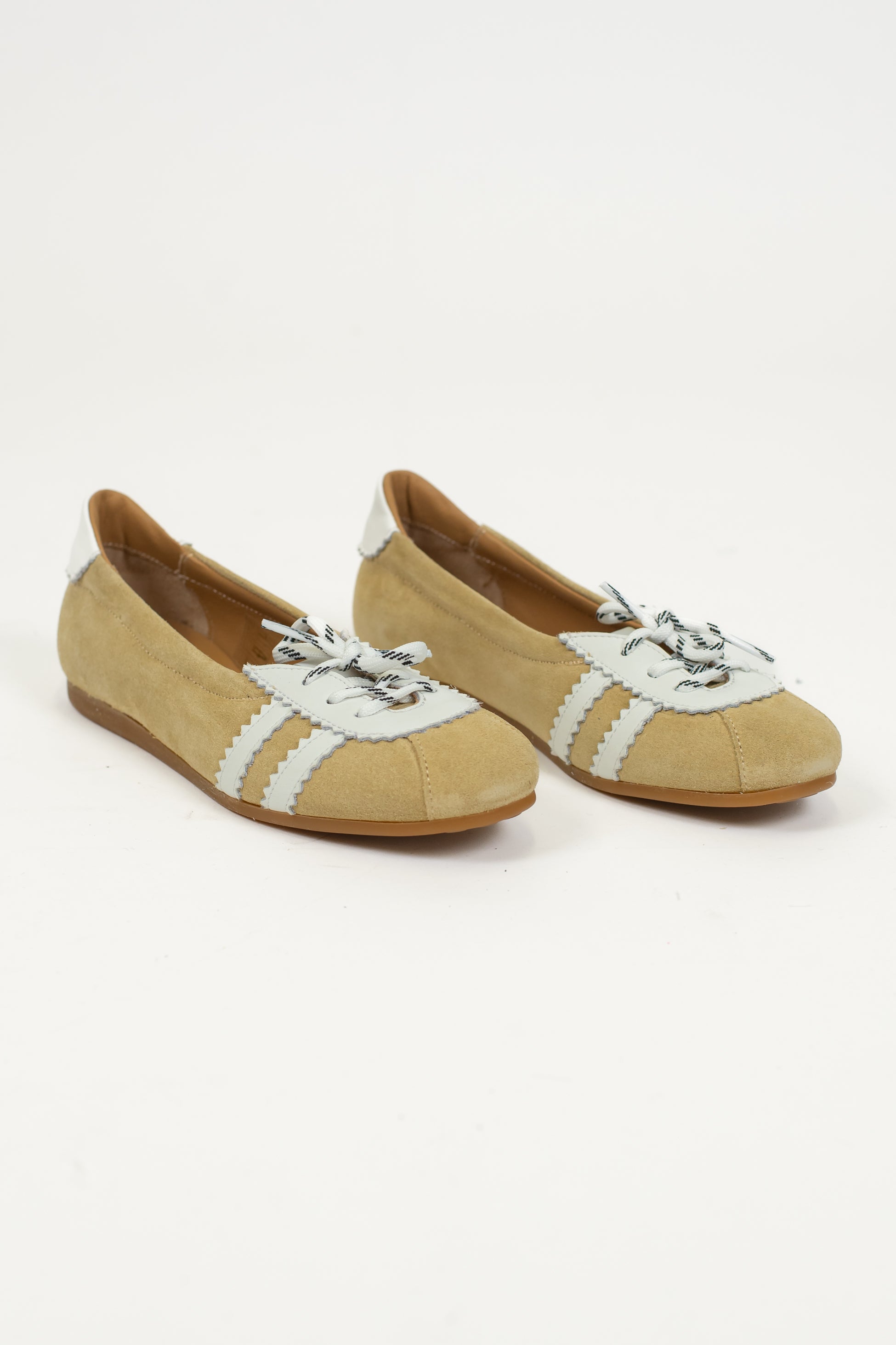 Ovyé - Ballerina in camoscio con inserti in pelle e lacci made in Italy