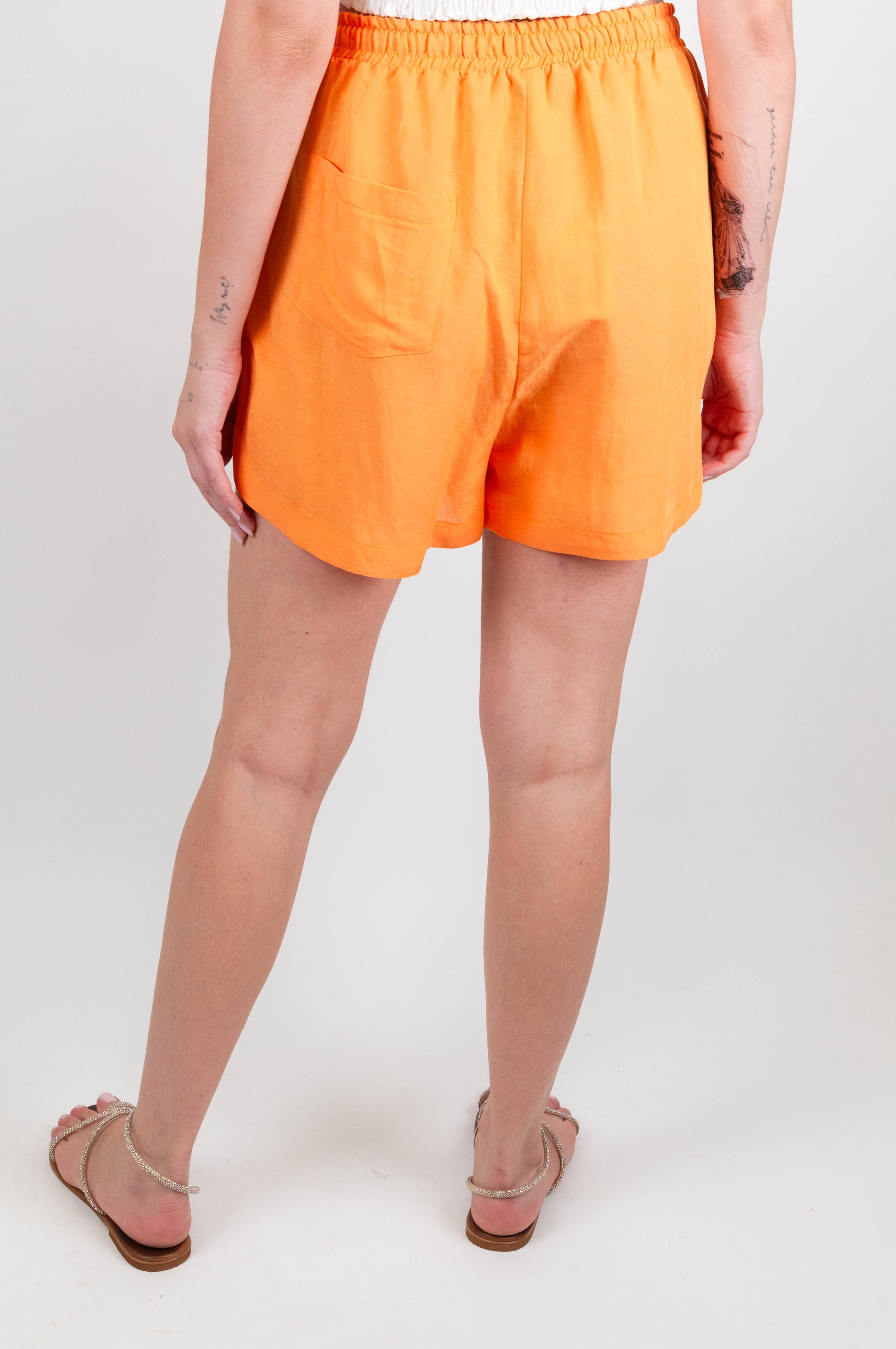 Tensione in - Shorts in misto viscosa e lino con elastico in vita