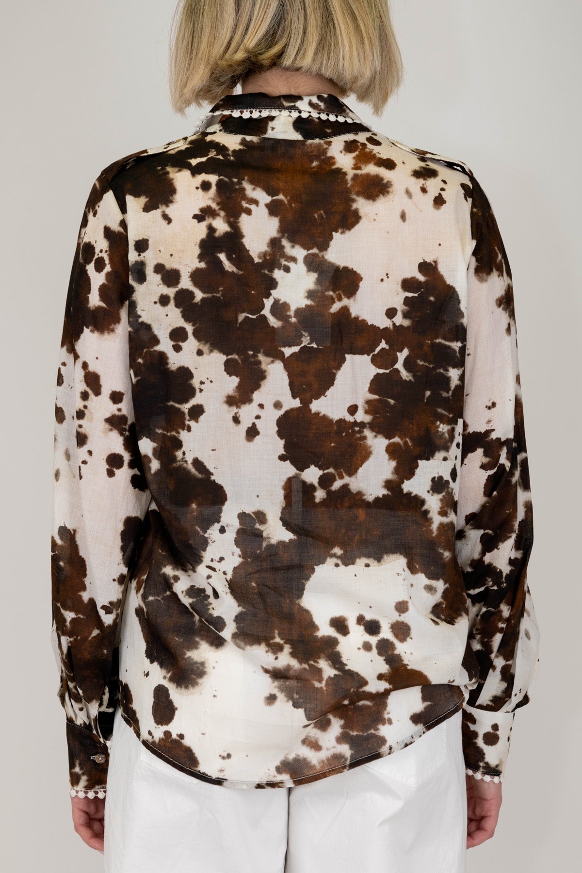 Motel - Camicia fantasia muccata con dettagli crochet sul colletto