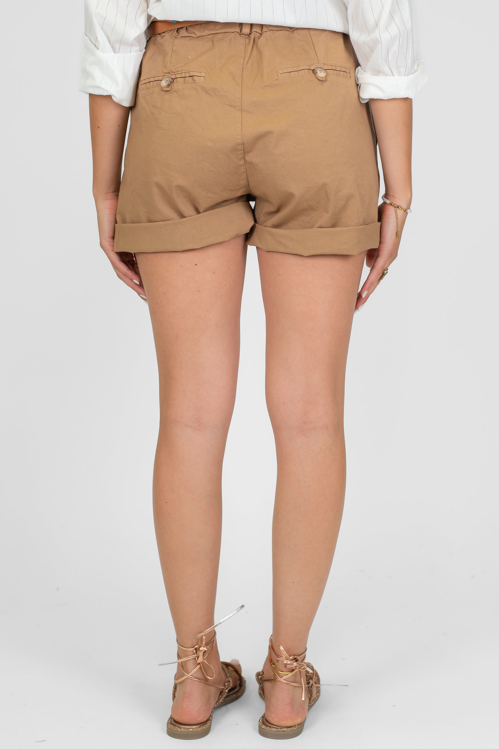 Motel - Shorts tinta unita con risvolto sul fondo ed elastico in vita