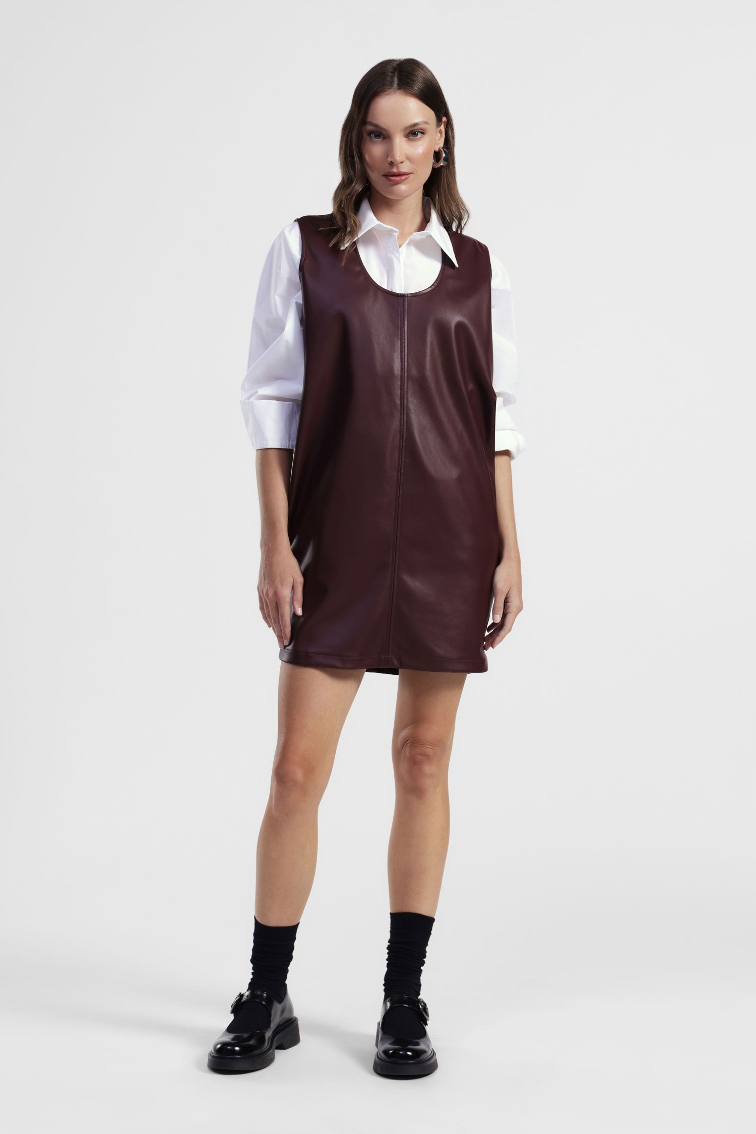 Dixie - Abito corto giromaniche in ecopelle con tasche laterali e zip posteriore