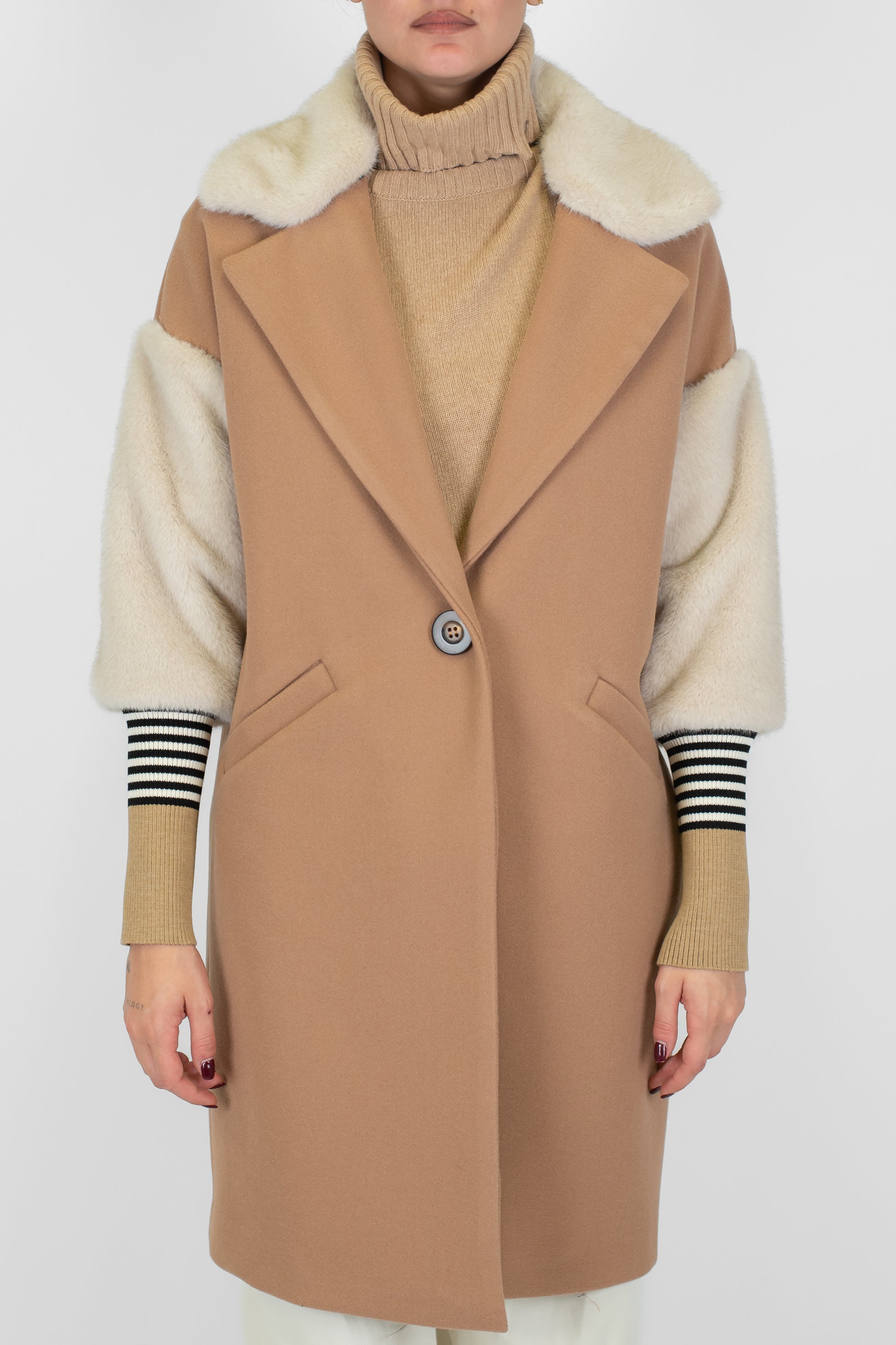 Maryley - Cappotto over monopetto con dettagli in ecopelliccia