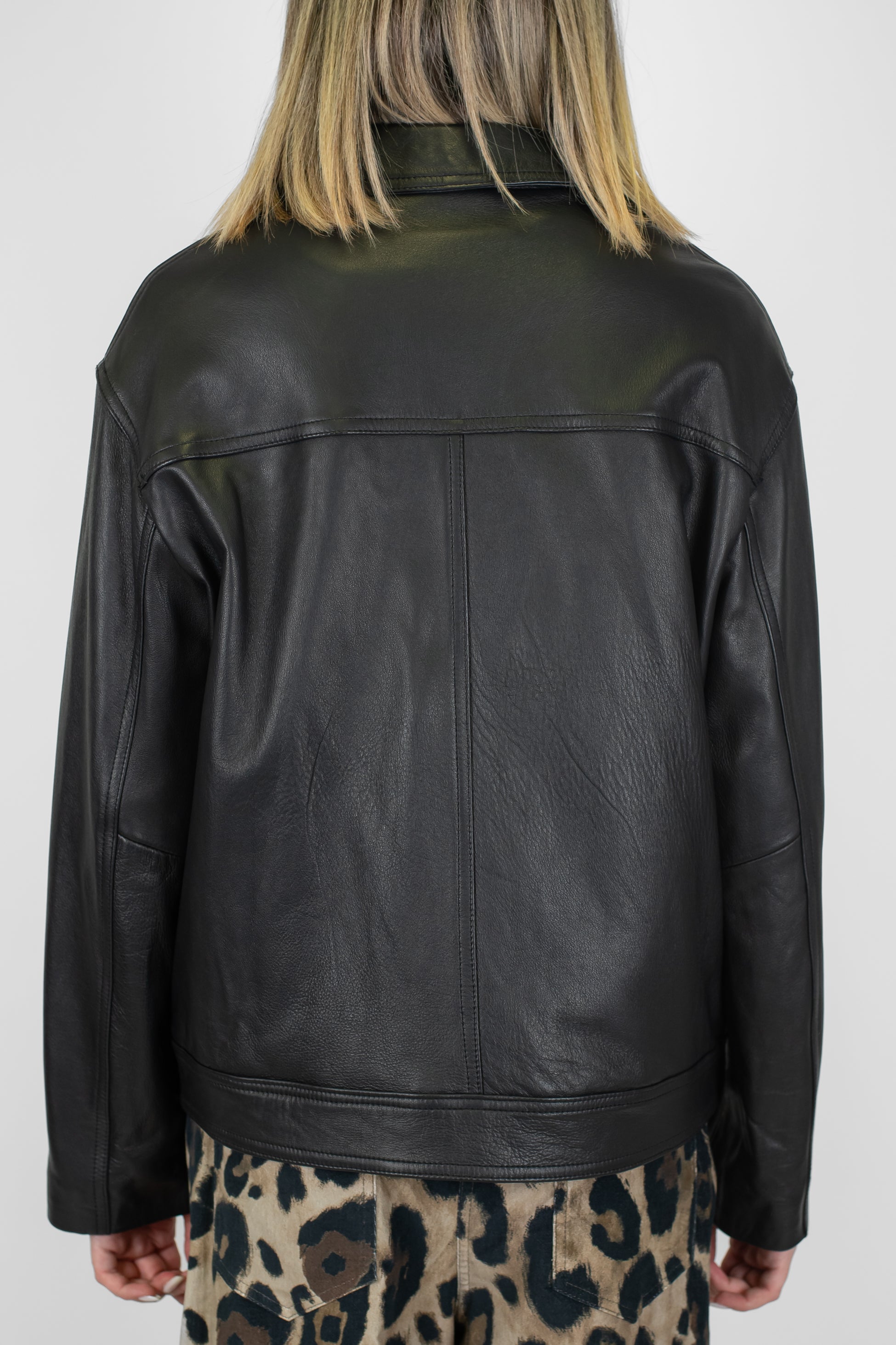 Tensione in - Chiodo in vera pelle