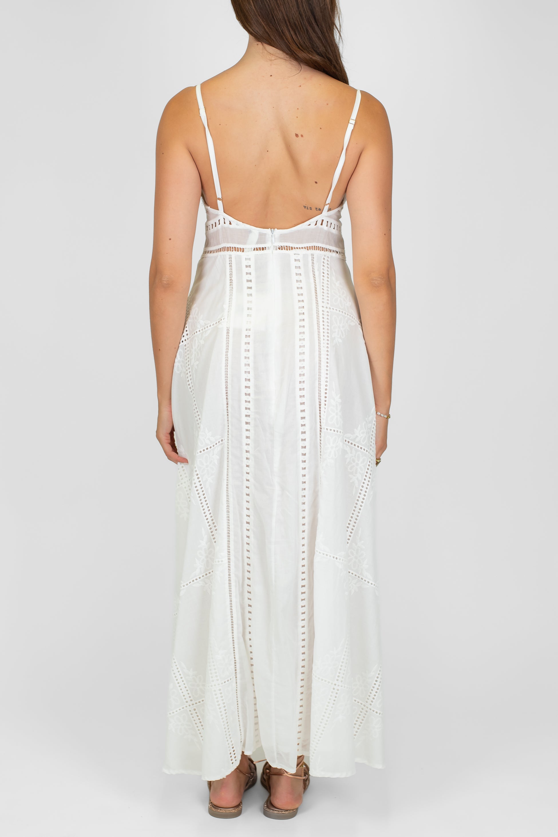 Tensione in - Abito lungo in pizzo di cotone leggero con bretelline regolabili