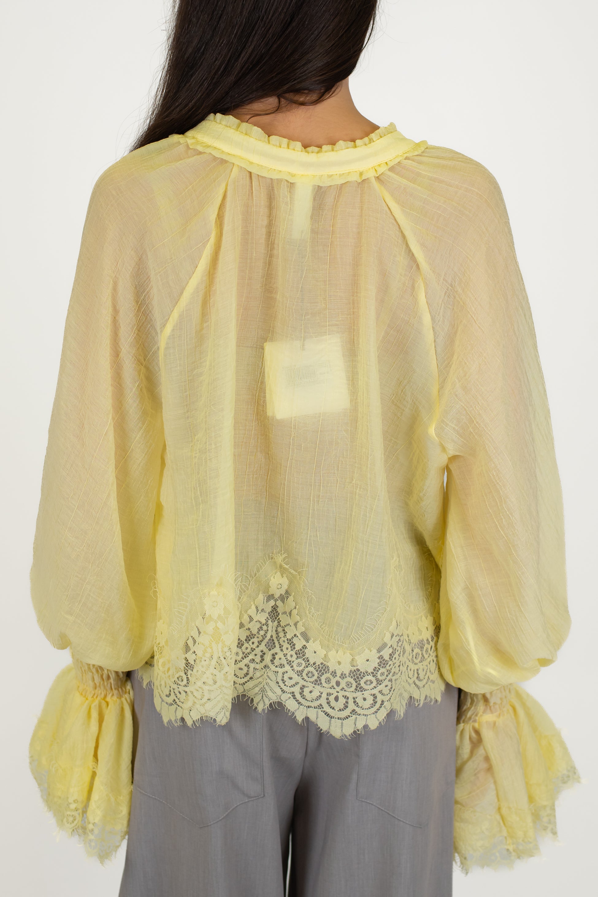 Tensione in - Camicia scollo a V in lyocell con manica a campana e fondo in pizzo