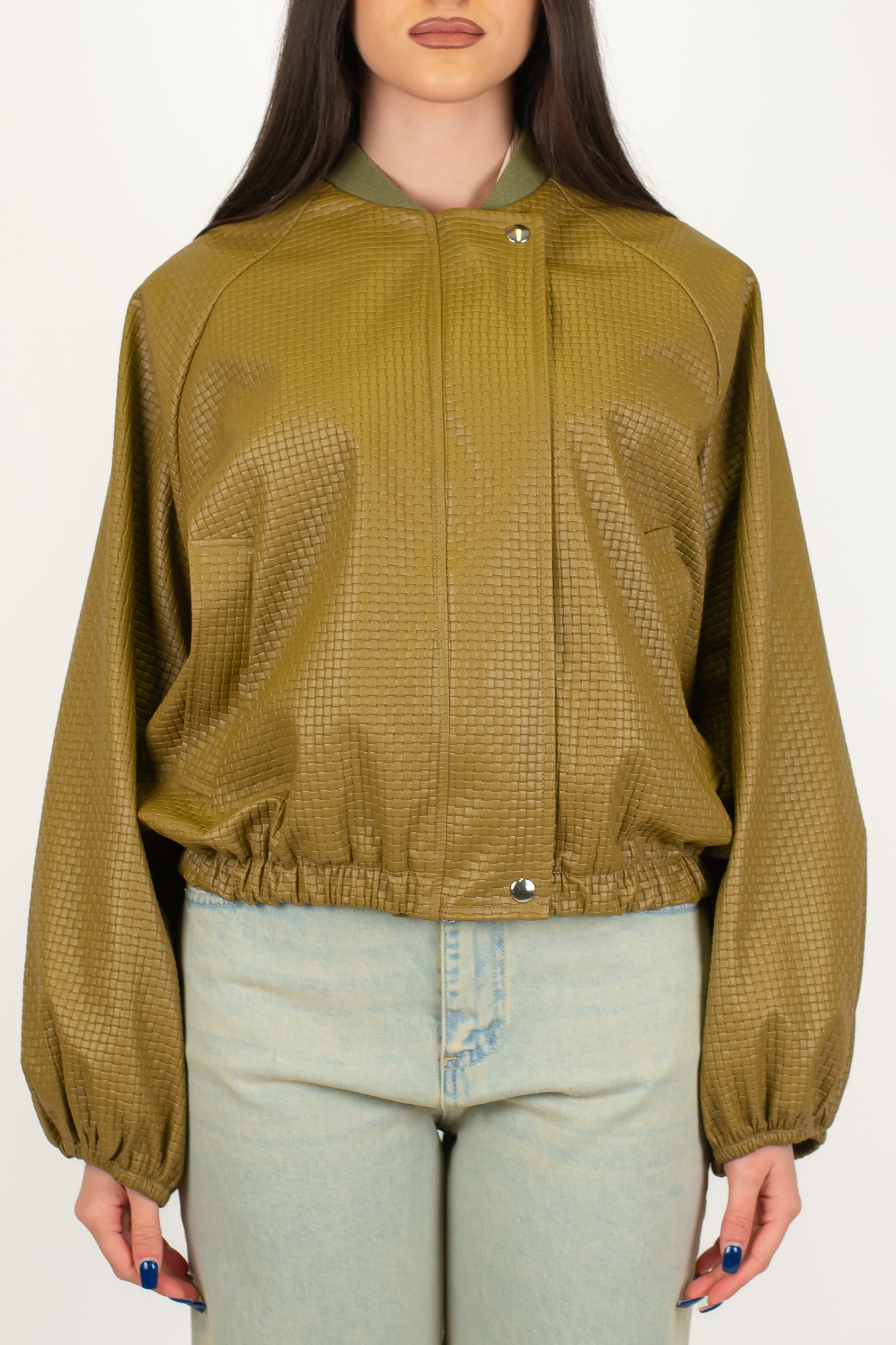 Tensione in - Bomber in ecopelle intrecciata con chiusura asimmetrica a scomparsa ed elastico in vita