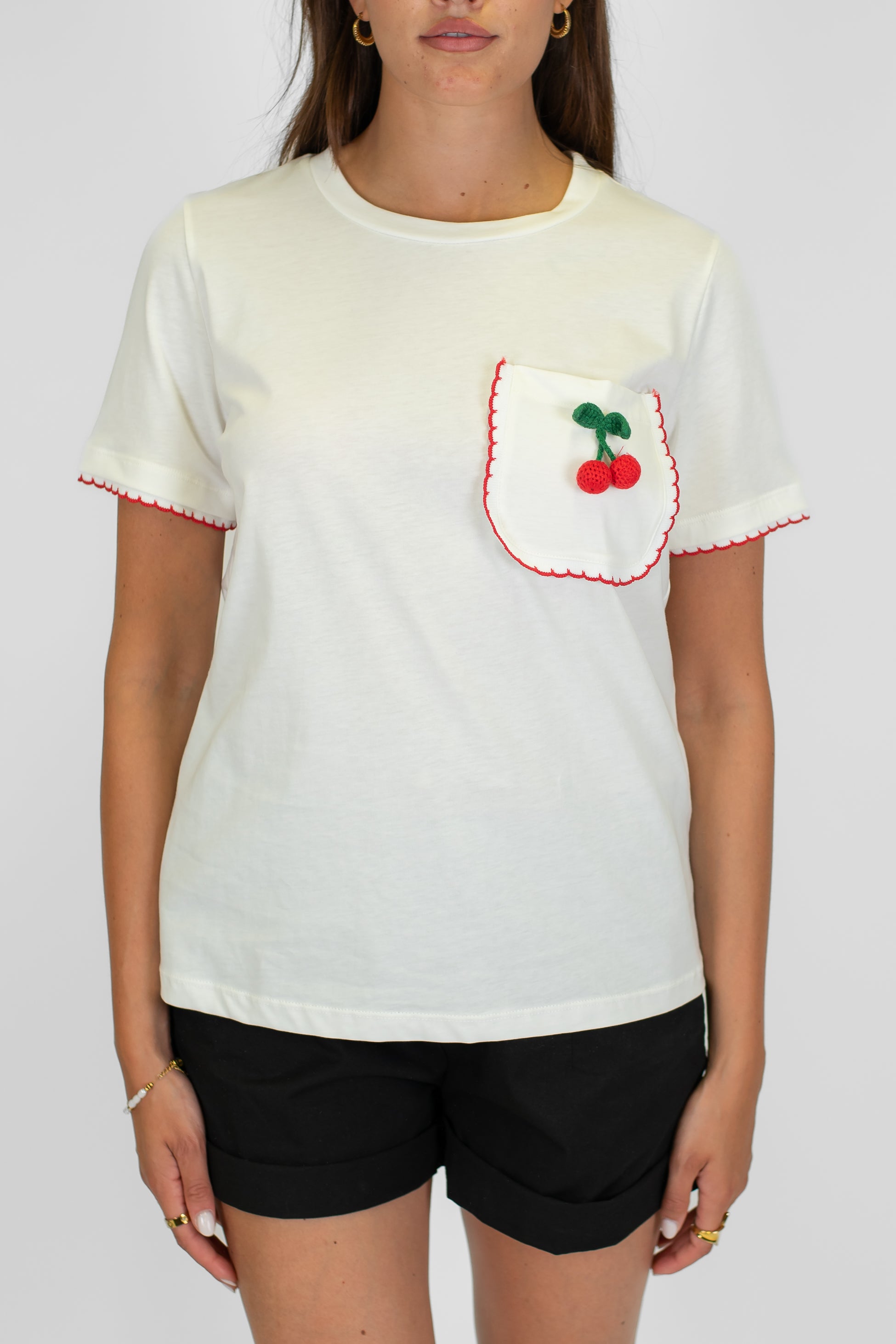 DIxie - T shirt mezza manica con spilla ciligia