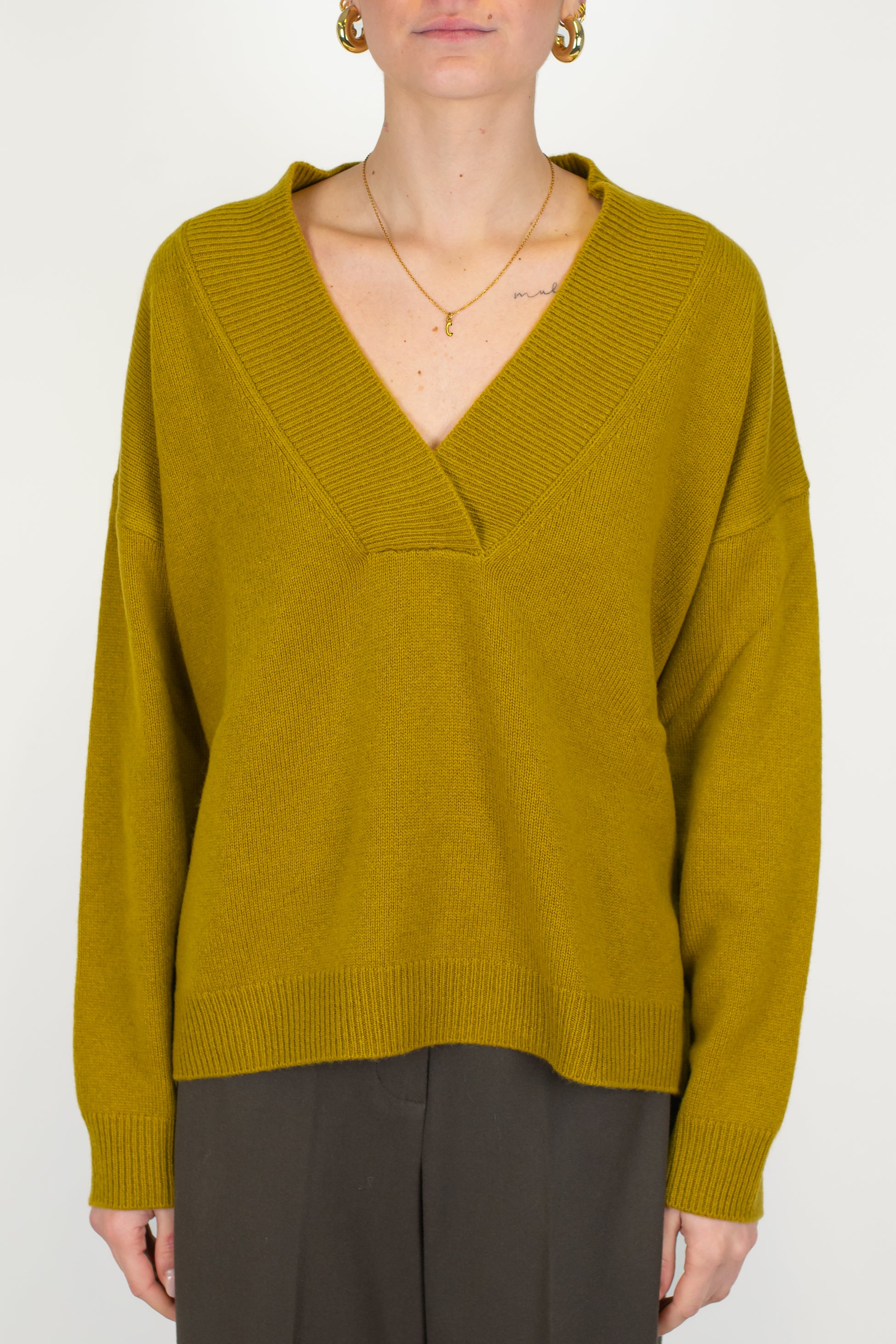 Tensione in - Maglia over scollo a V in pura lana