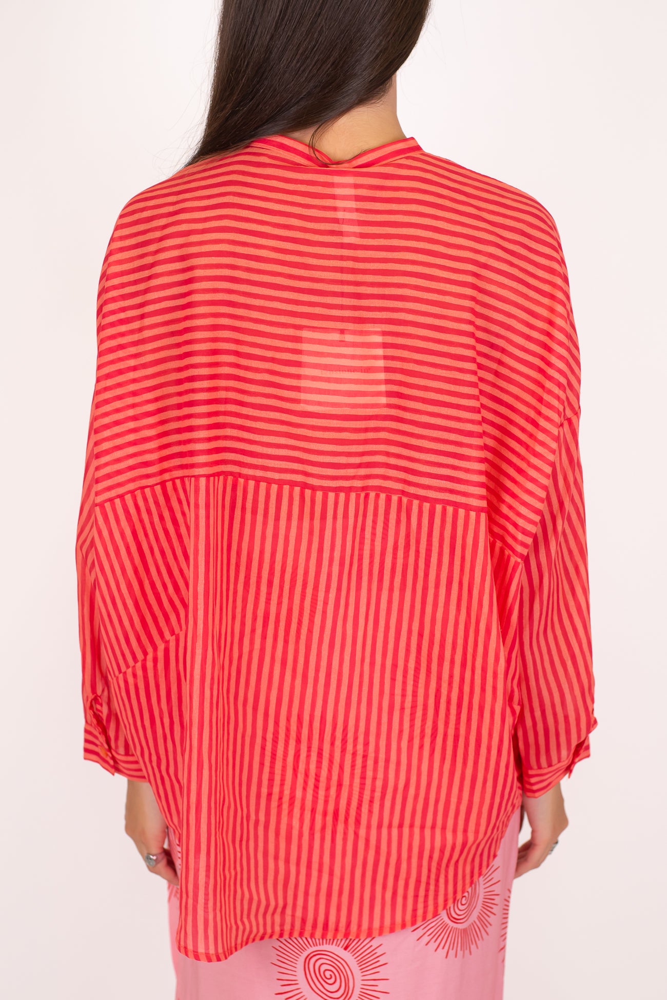 Tensione in - Camicia fantasia a righe in mussola di cotone con taschino fantasia etnica
