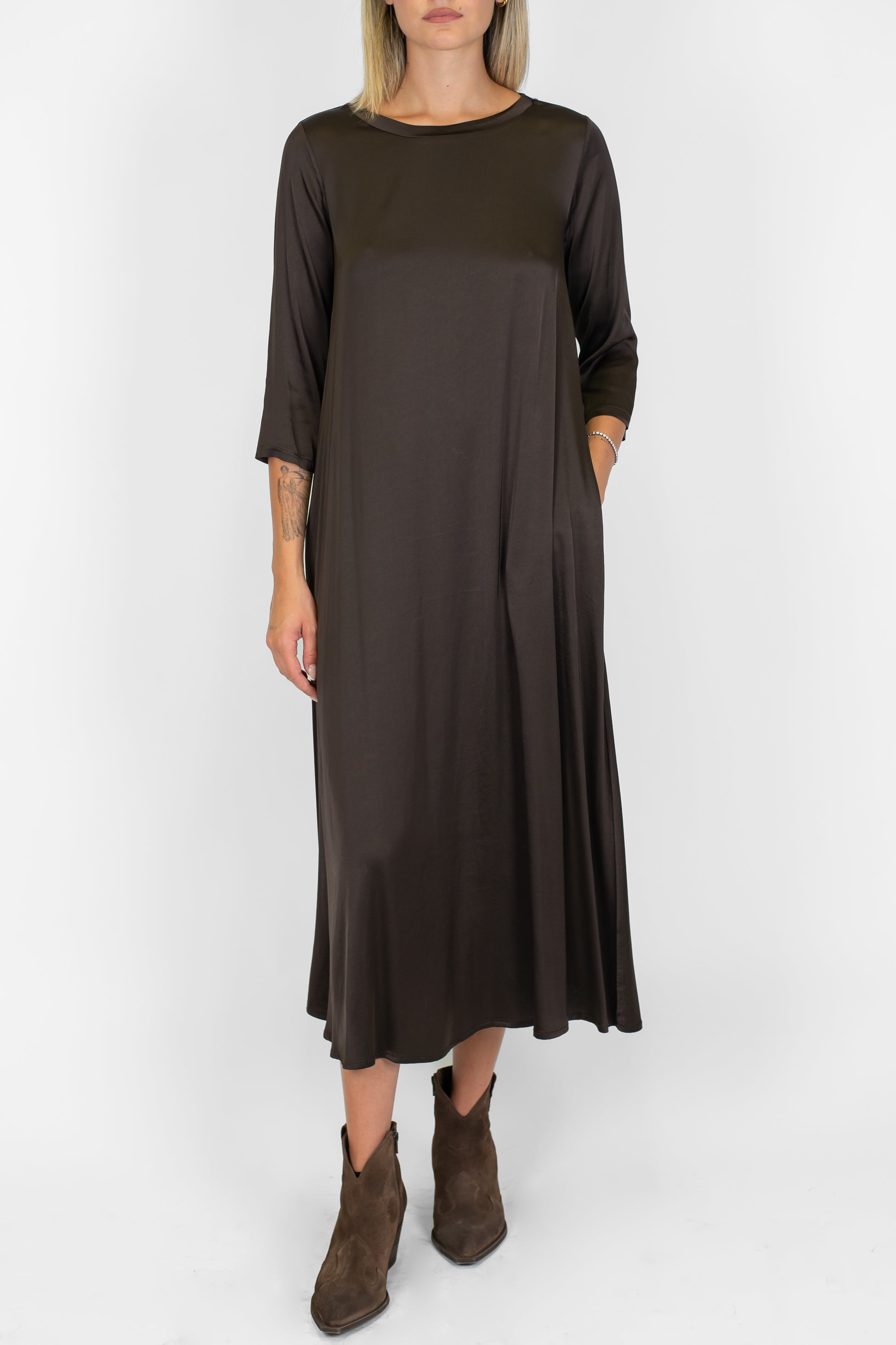 Tensione in - Abito lungo in viscosa con manica tre quarti