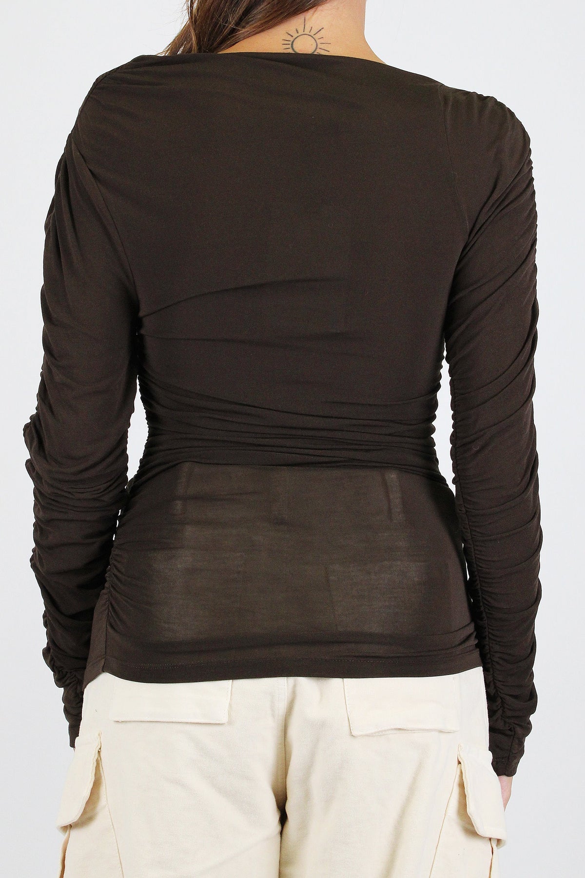 Haveone - Maglia basic in modal con scollo a barca e arriccio su manica e fianco