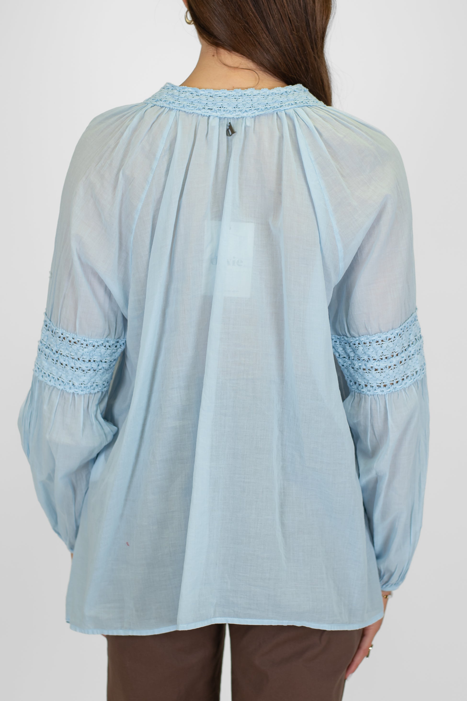 Dixie - Camicia in mussola di cotone scollo V con nappine e crochet