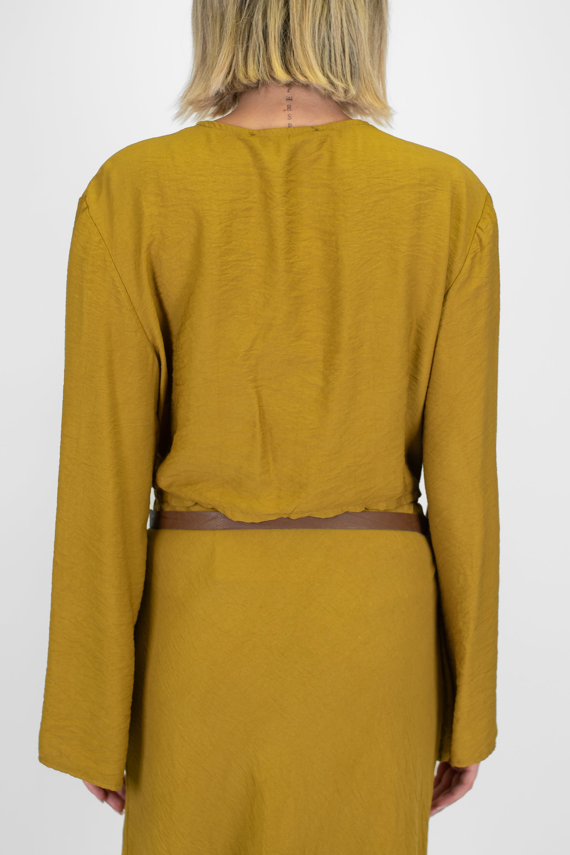 Haveone - Blusa crop in viscosa leggera annodata al centro