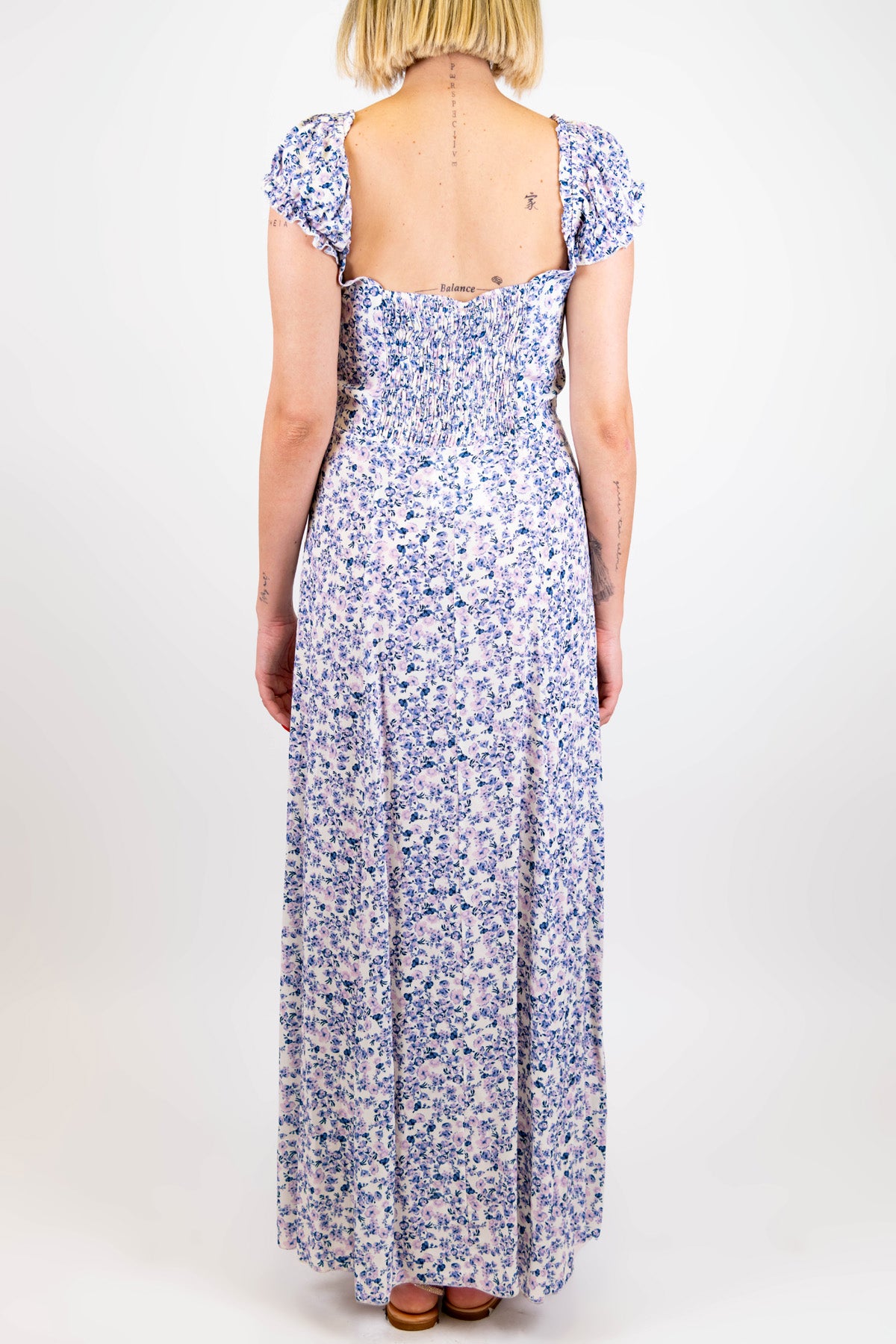 Tensione in - Abito lungo con scollo quadro fantasia provenzale in viscosa