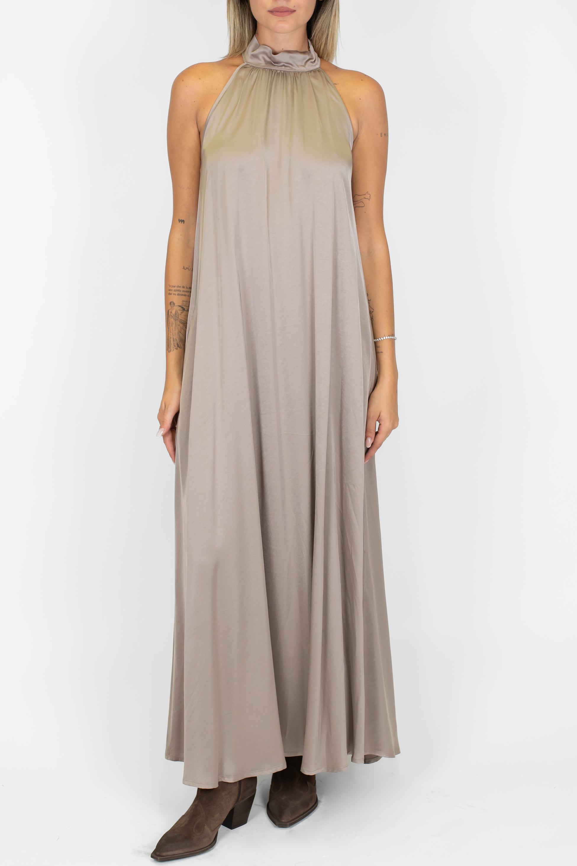 Tensione in - Abito lungo giromaniche in viscosa con scollo all'americana