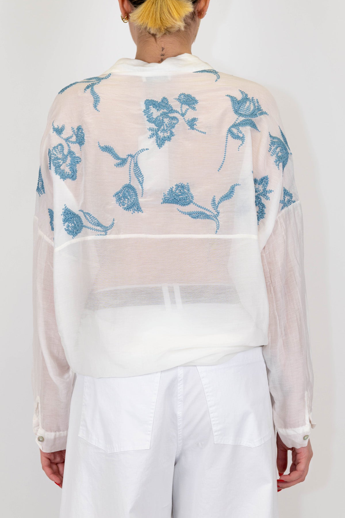 Motel - Camicia in misto seta con ricami a contrasto