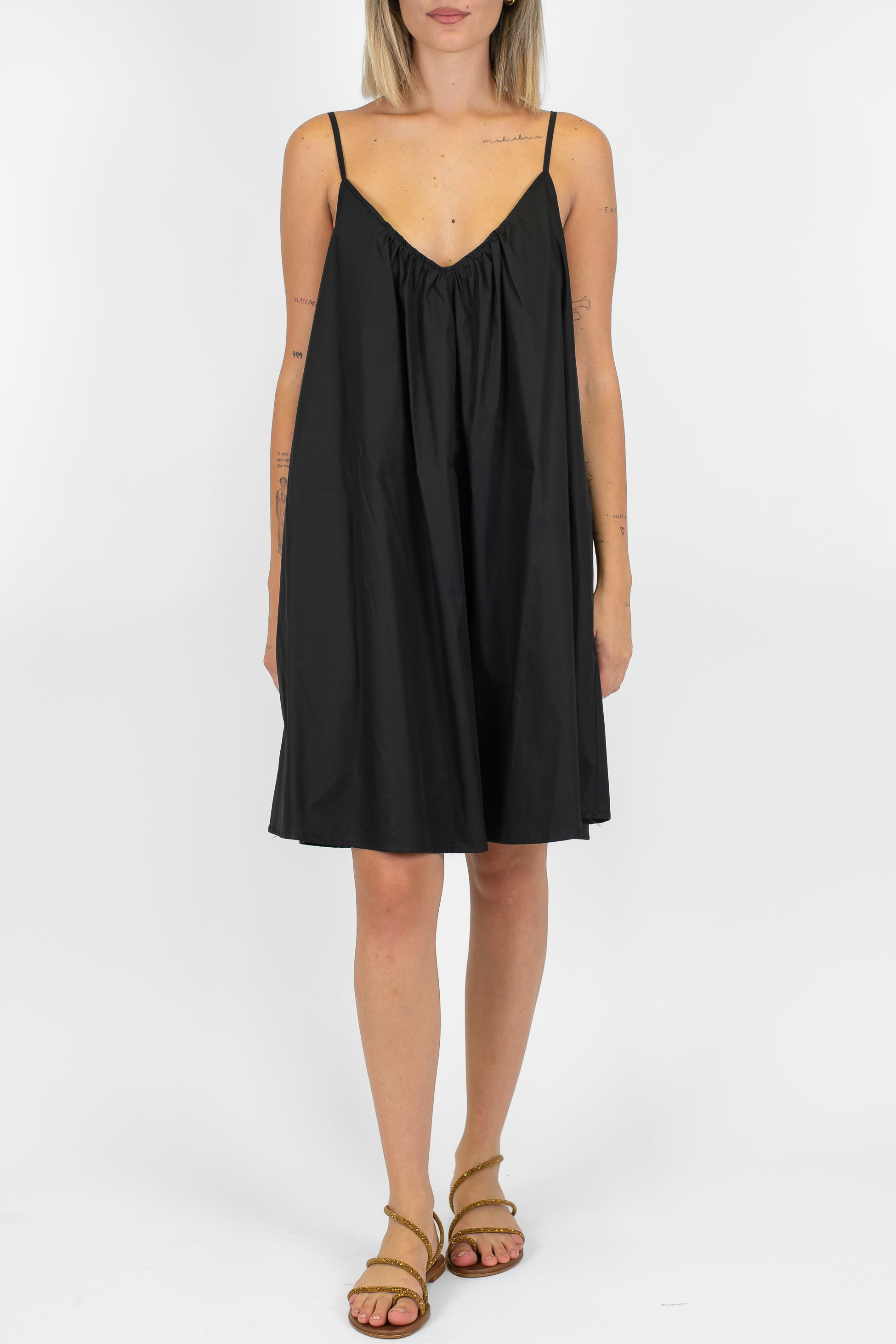 Motel - Abito corto scollo a V in tela paracadute con bretelline e allaccio sul retro