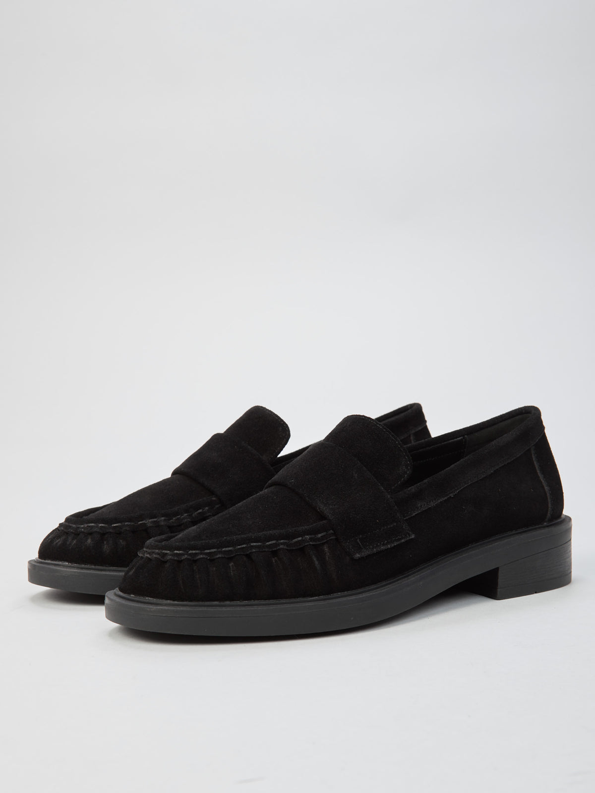 Ovyè - Mocassino in suede e pelle con punta arricciata §