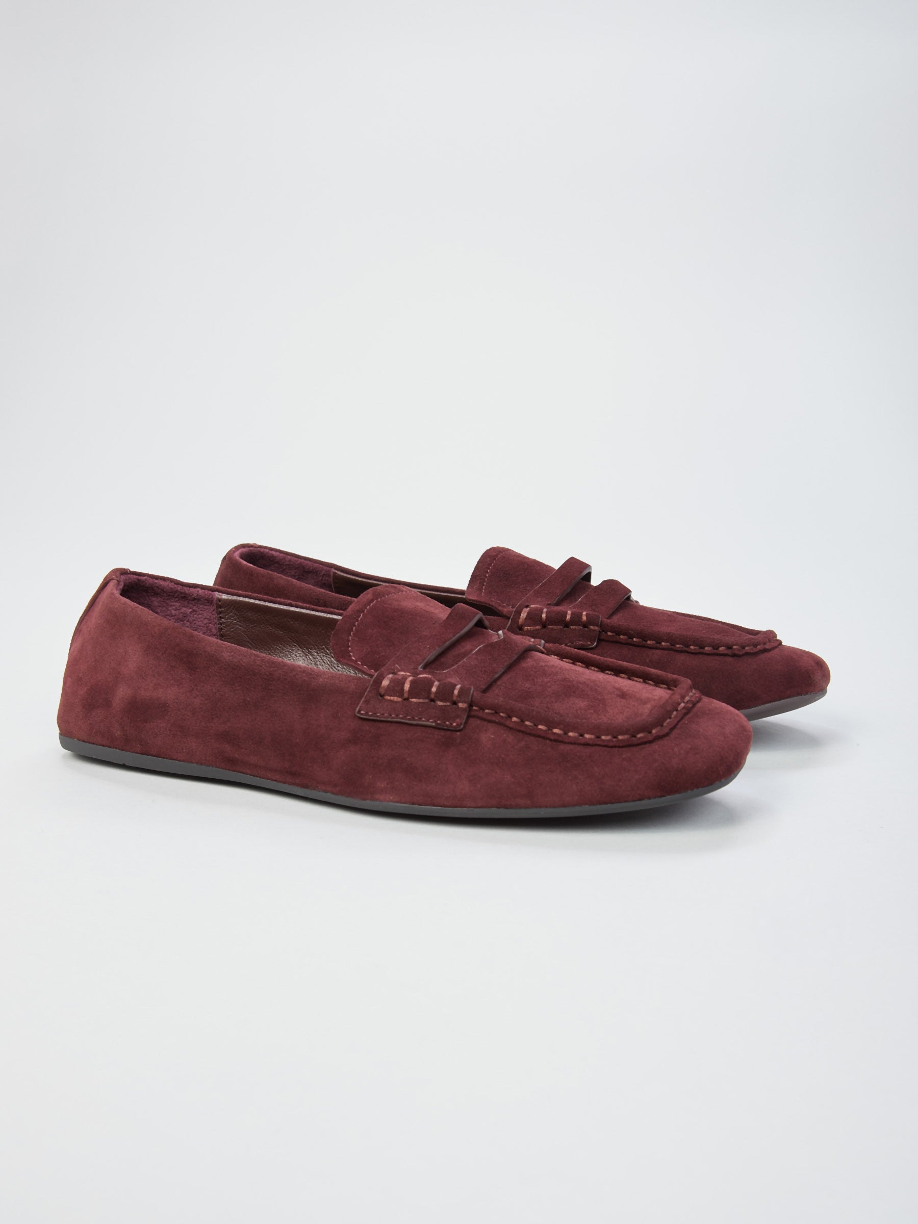 Ovyè - Mocassino in suede punta quadrata