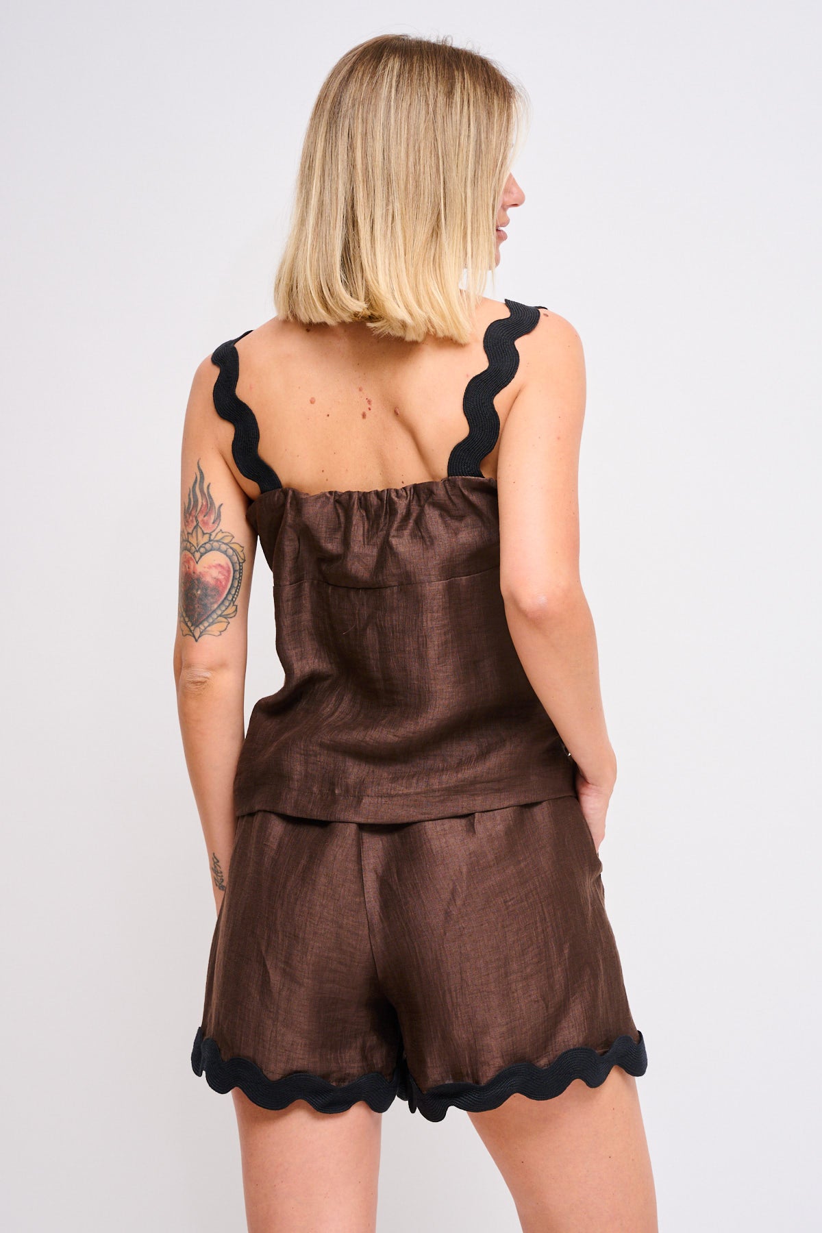 Maryley - Coordinato top e short in lino con profilo a contrasto