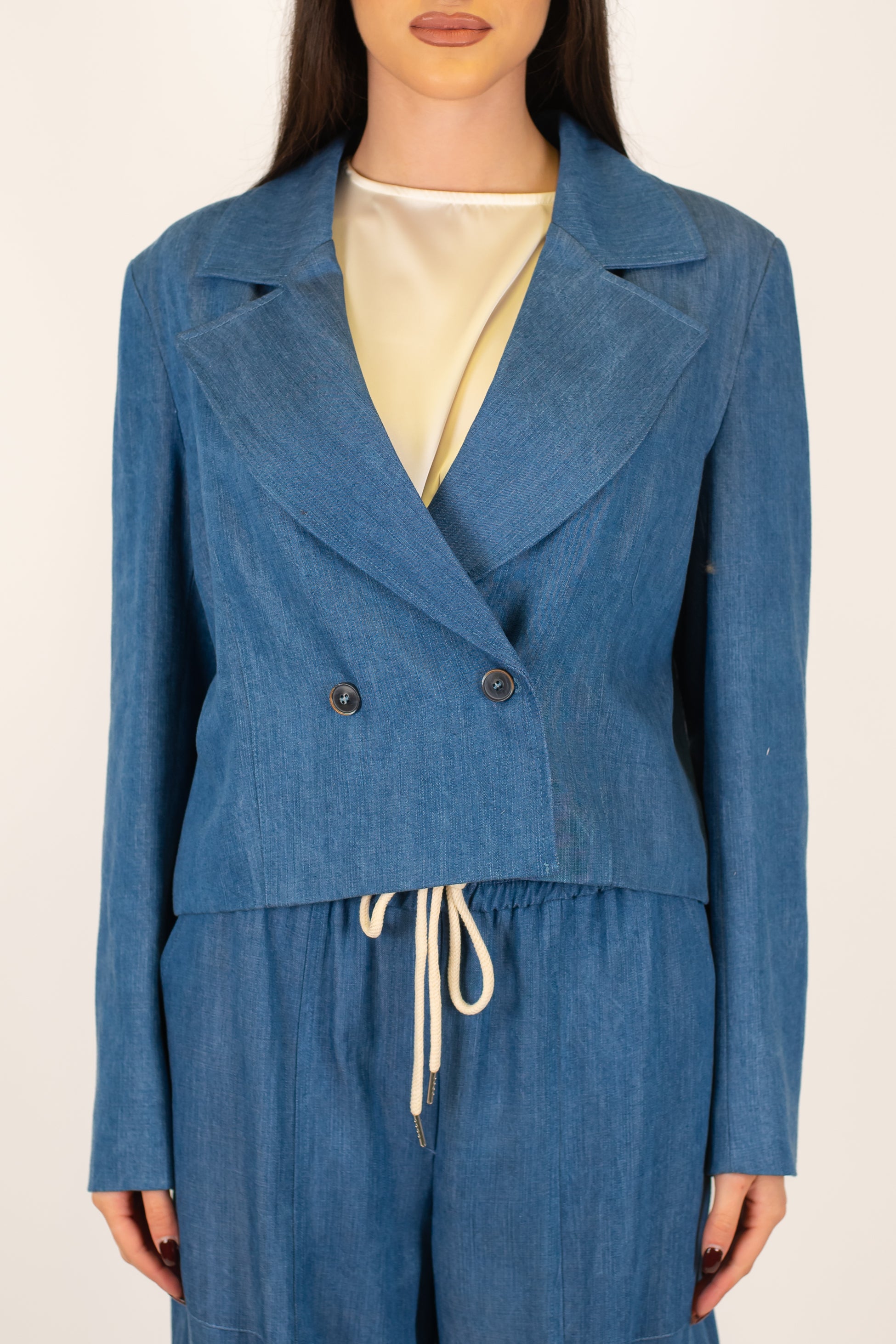 Tensione in - Giacca crop doppiopetto in lyocell effetto denim