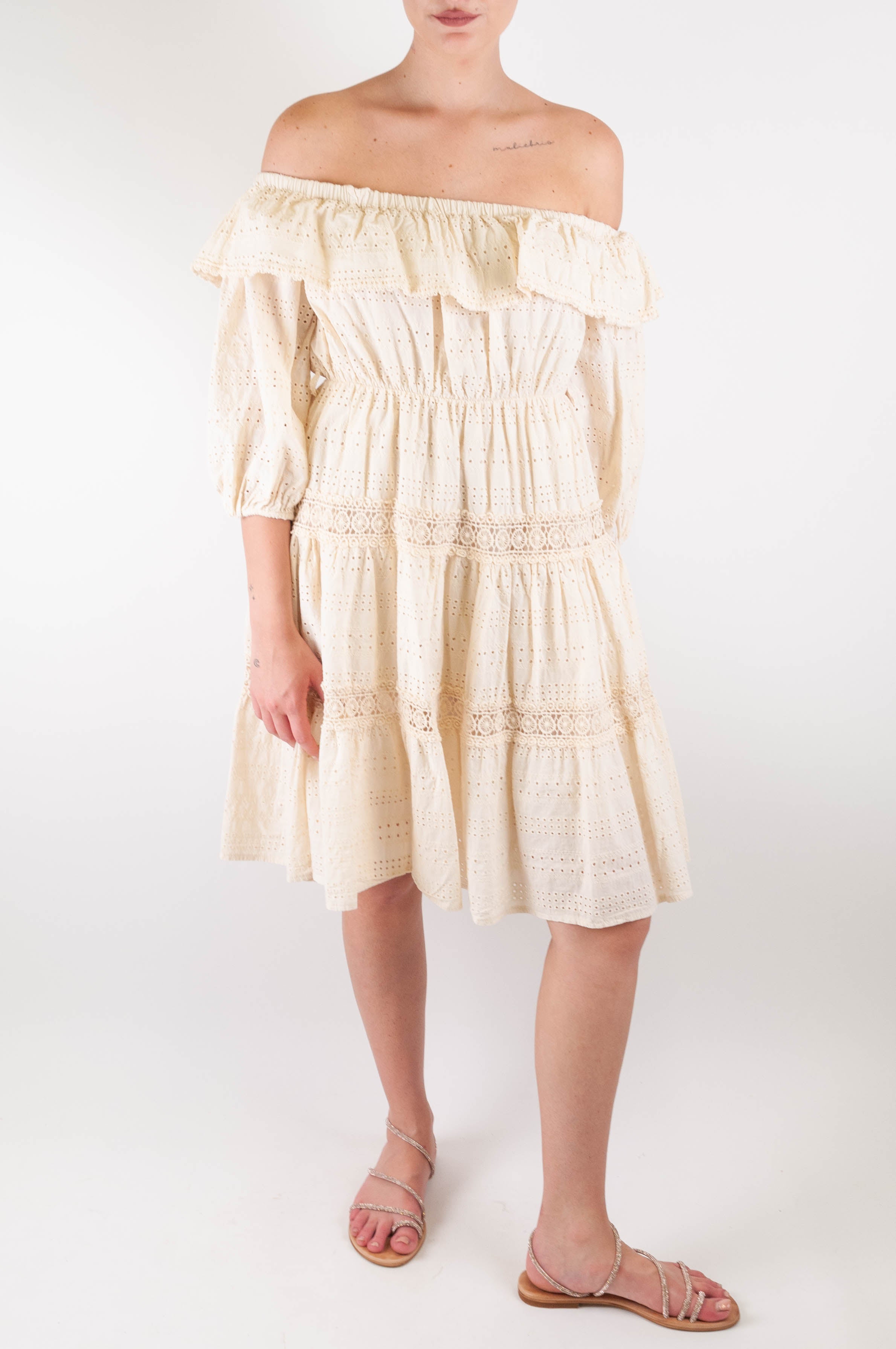 Dixie - Abito corto in pizzo con ricami, balze e scollo shiffer