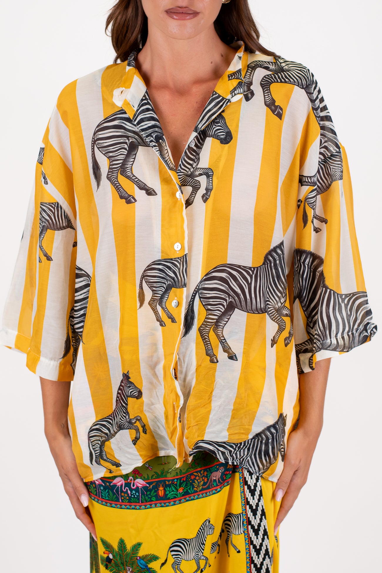 Tensione in - Camicia over fantasia a righe con zebre in misto mussola di cotone e seta con collo coreano