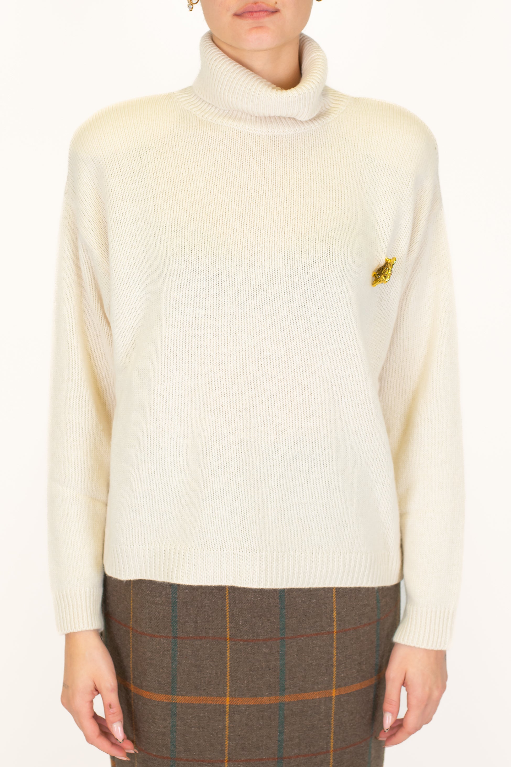 Motel - Dolcevita in misto lana con spalline e spilla gioiello