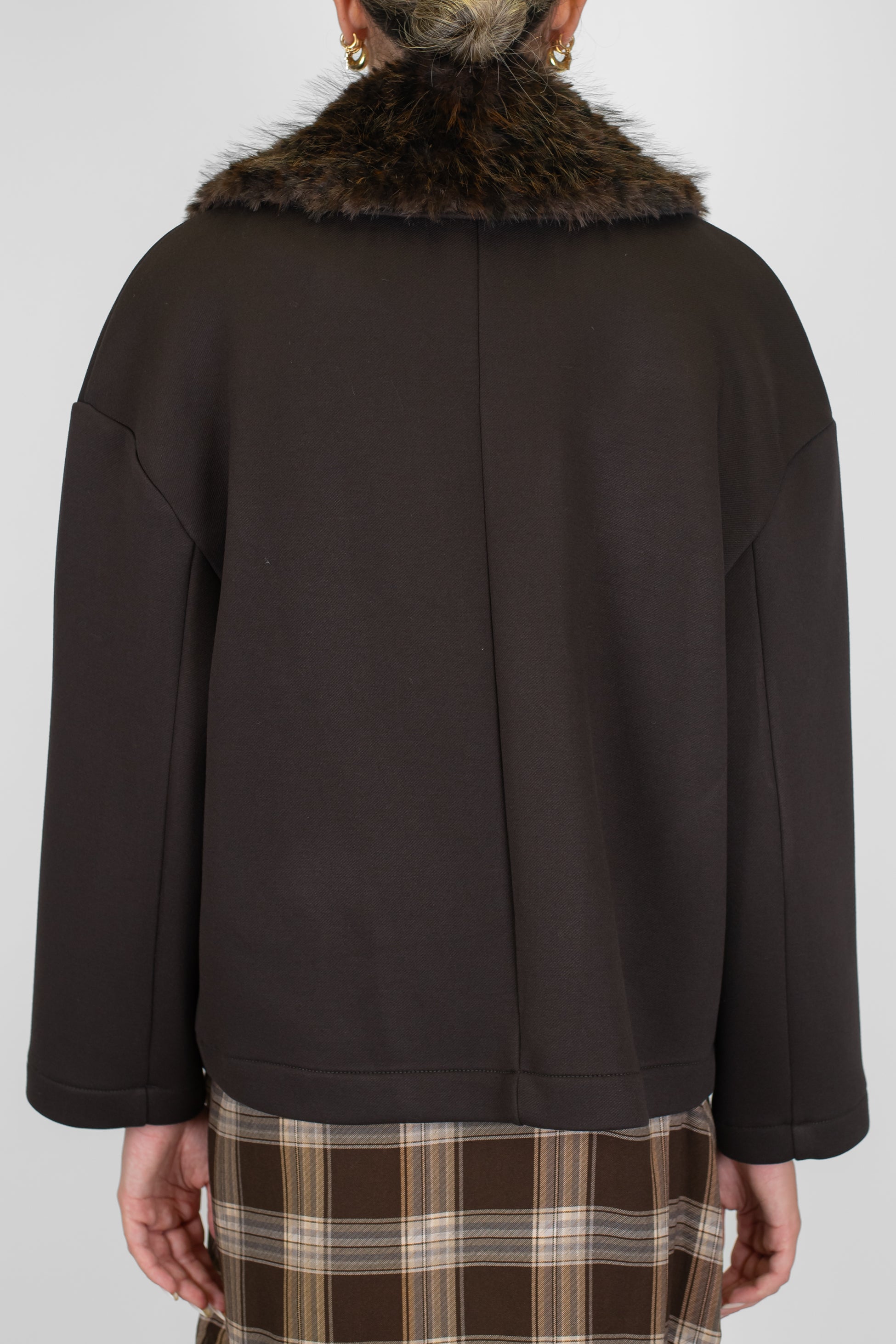 Tensione in - Cappetta doppiopetto in neoprene con collo in ecopelliccia