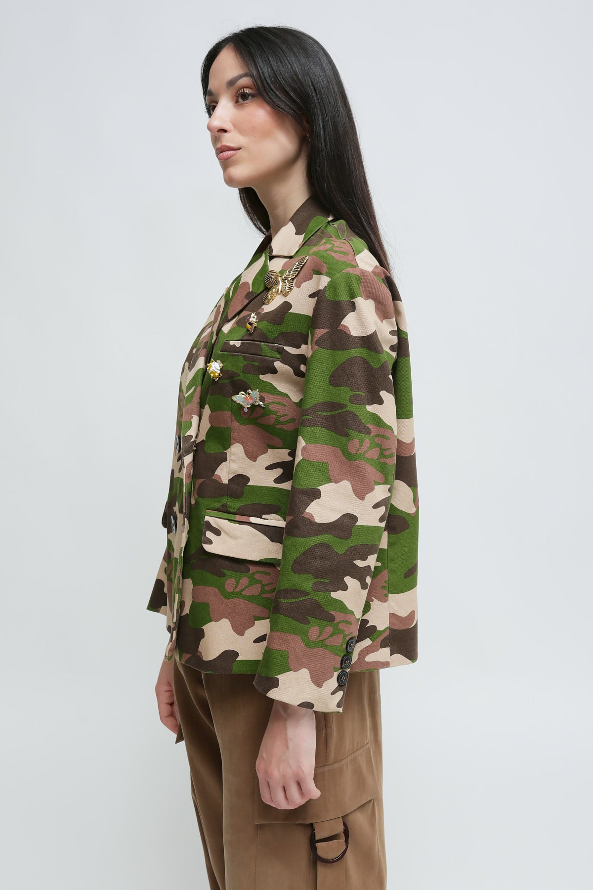 Maryley - Giacca doppiopetto in cotone camouflage con spille