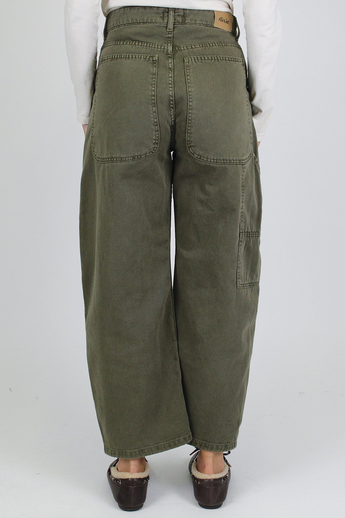 Dixie - Pantalone balloon in denim colorato con cuciture sovrapposte