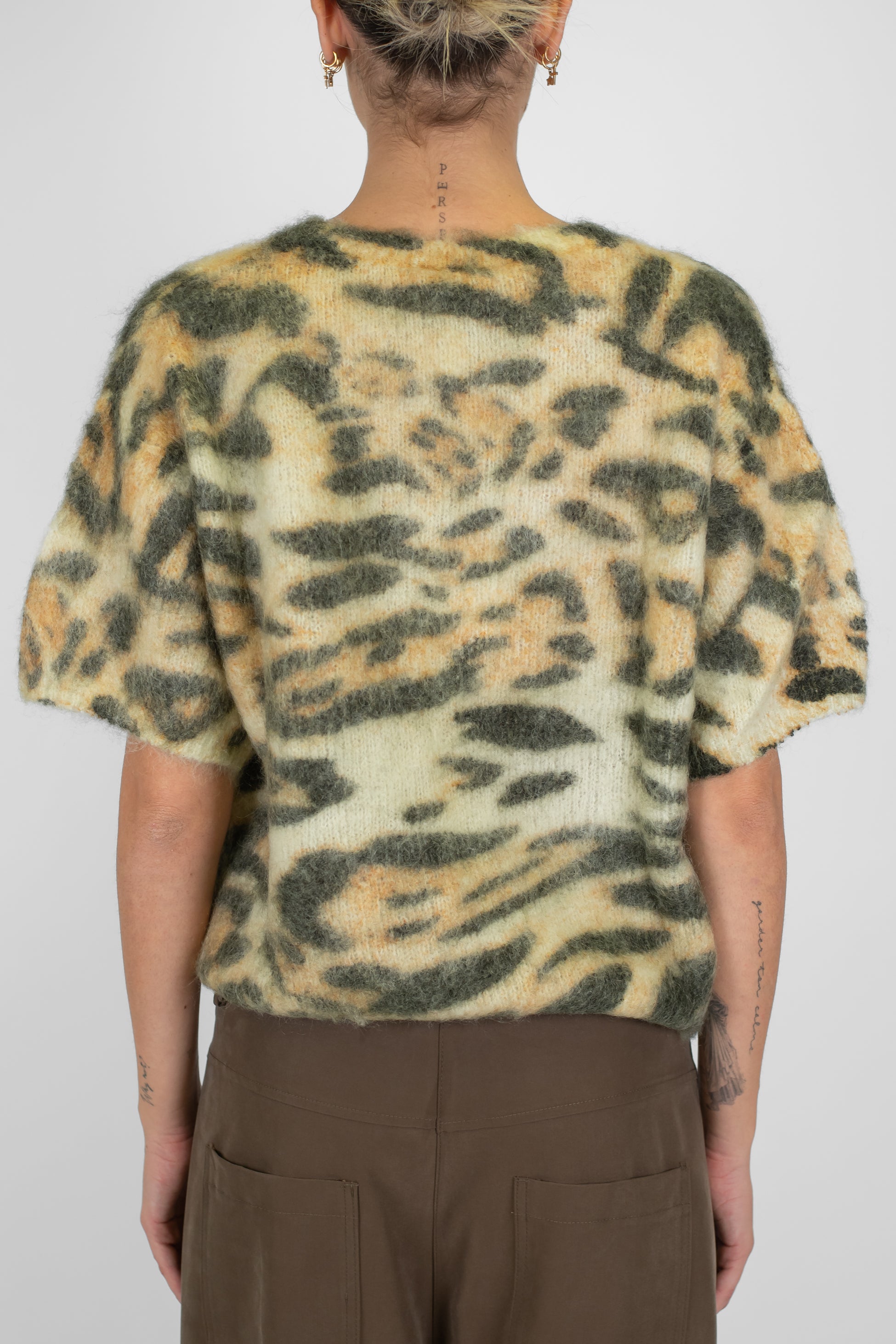 Tensione in - Maglia mezzamanica fantasia animalier maculata in misto lana mohair