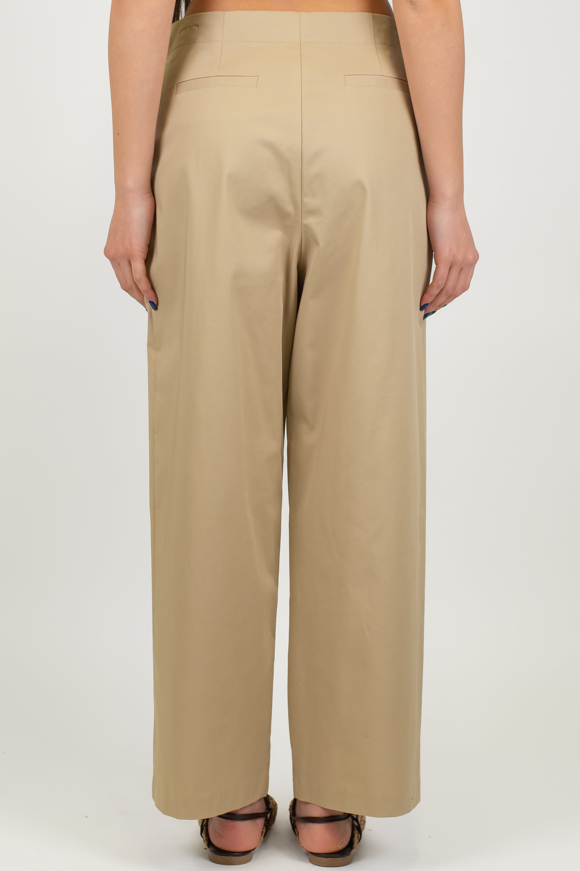 Tensione in - Pantalone crop a gamba larga con pinces