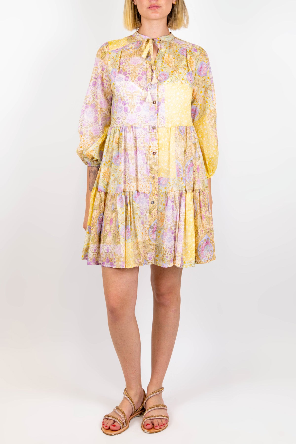 Tensione in - Chemisier corto fantasia floreale in mussola di cotone con laccio al collo