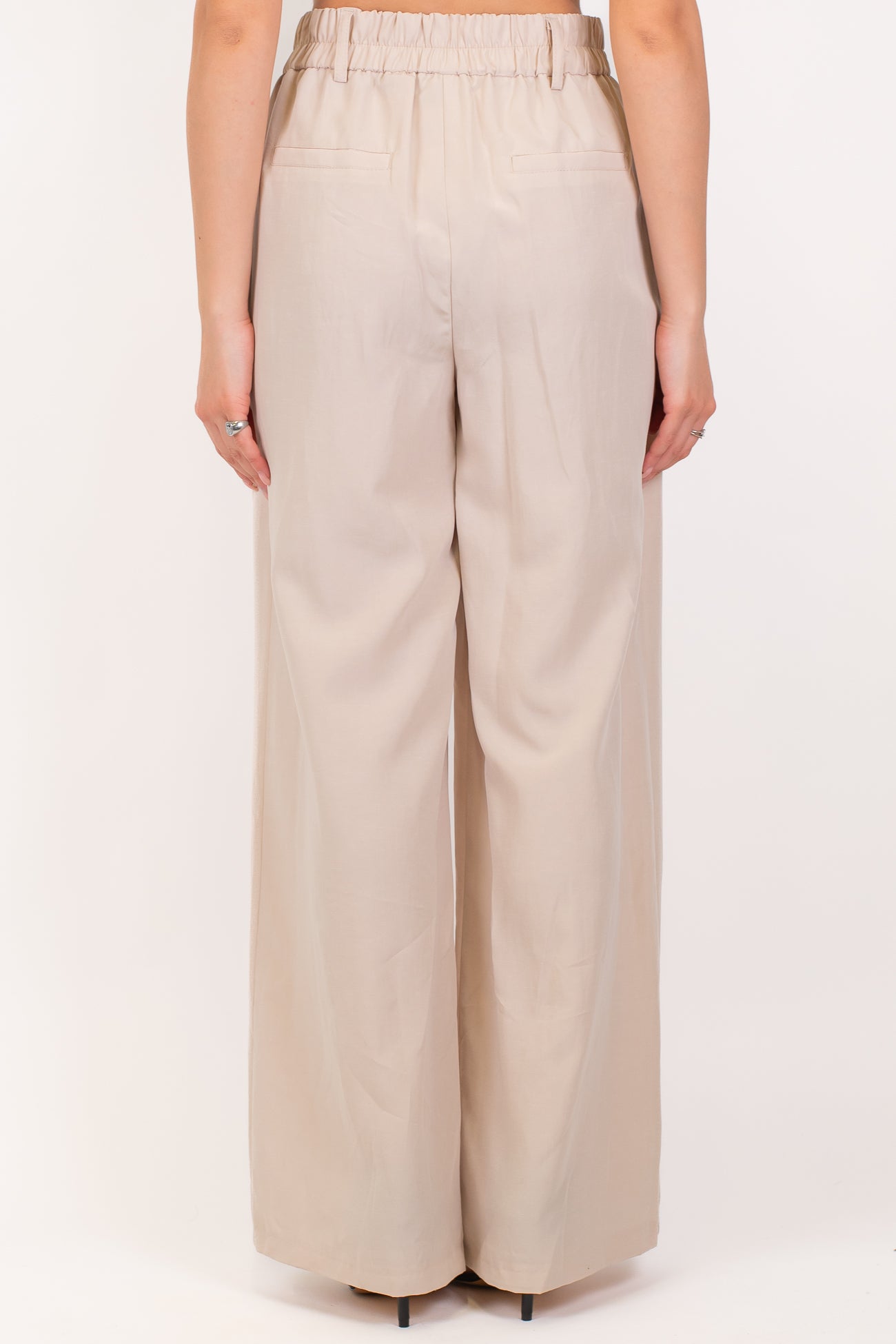 Motel - Coordinato in tencel con giacca girocollo mezzamanica e pantalone palazzo con elastico sul retro