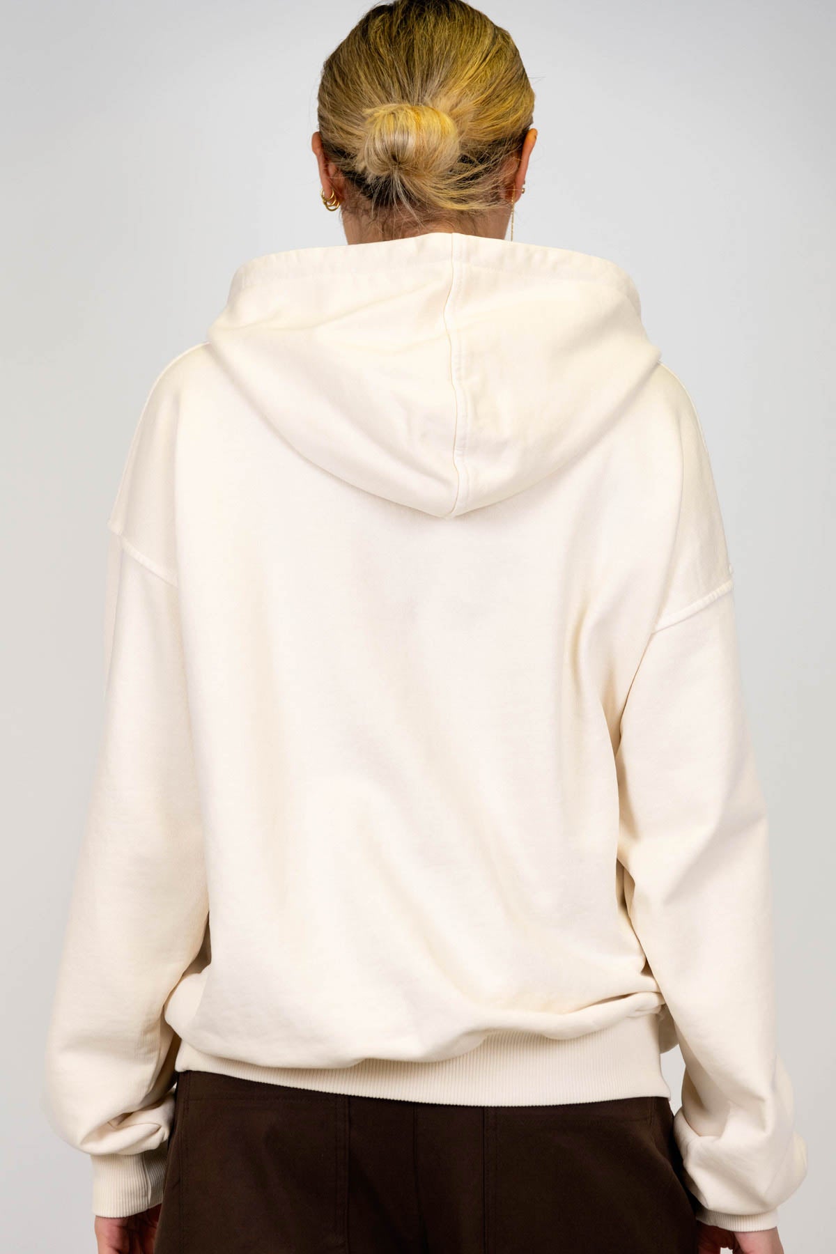 Tensione in - Felpa in cotone con cappuccio e scritta "PARIS"