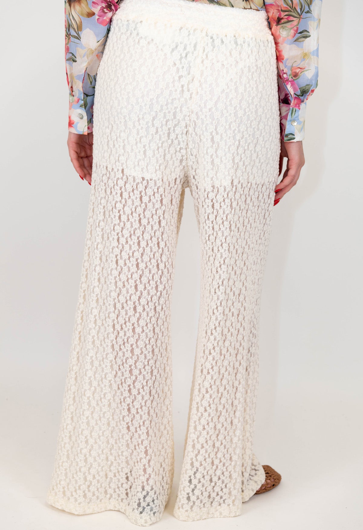 Tensione in - Pantalone palazzo in crochet con elastico in vita