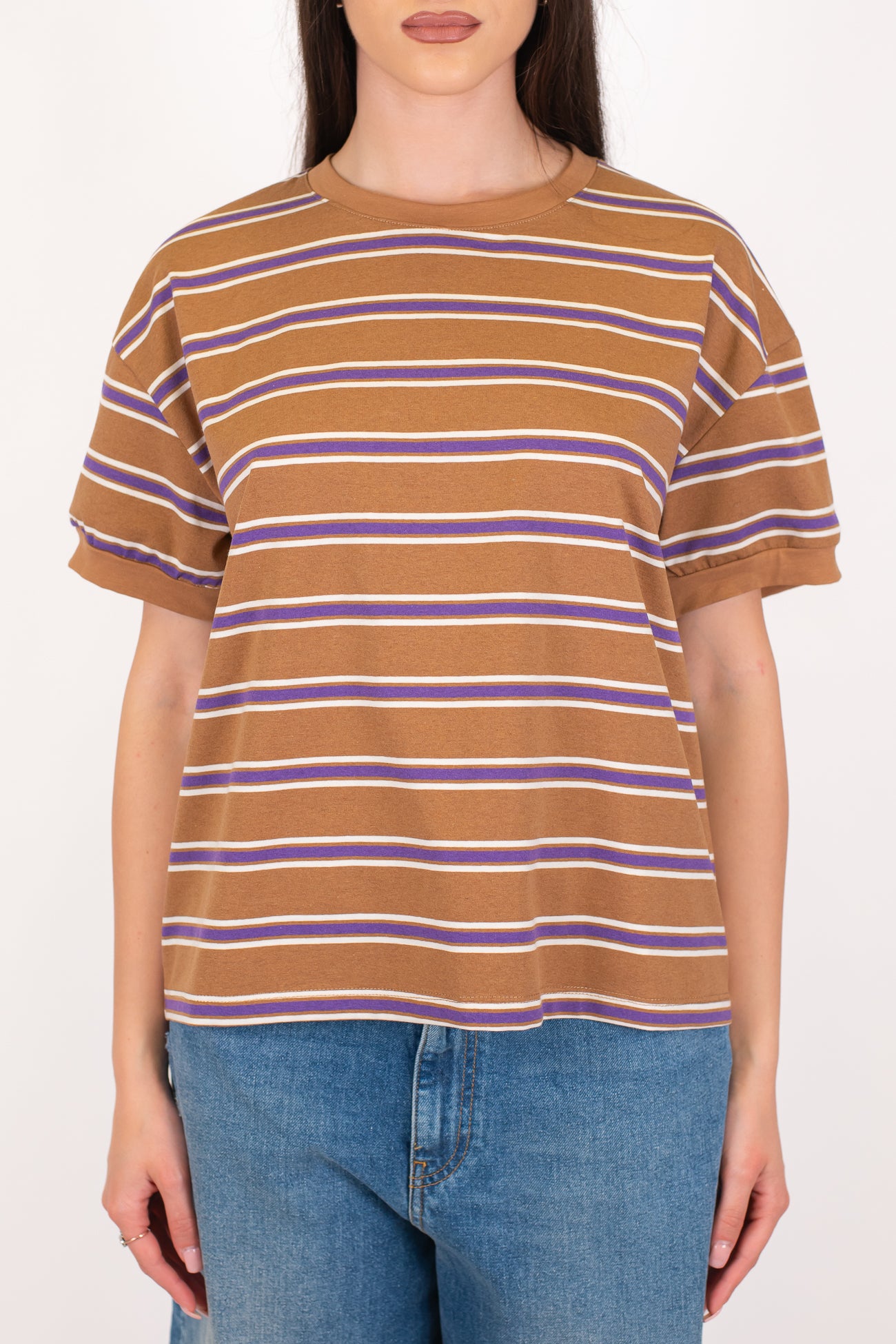 Tensione in - T-shirt fantasia a righe a contrasto