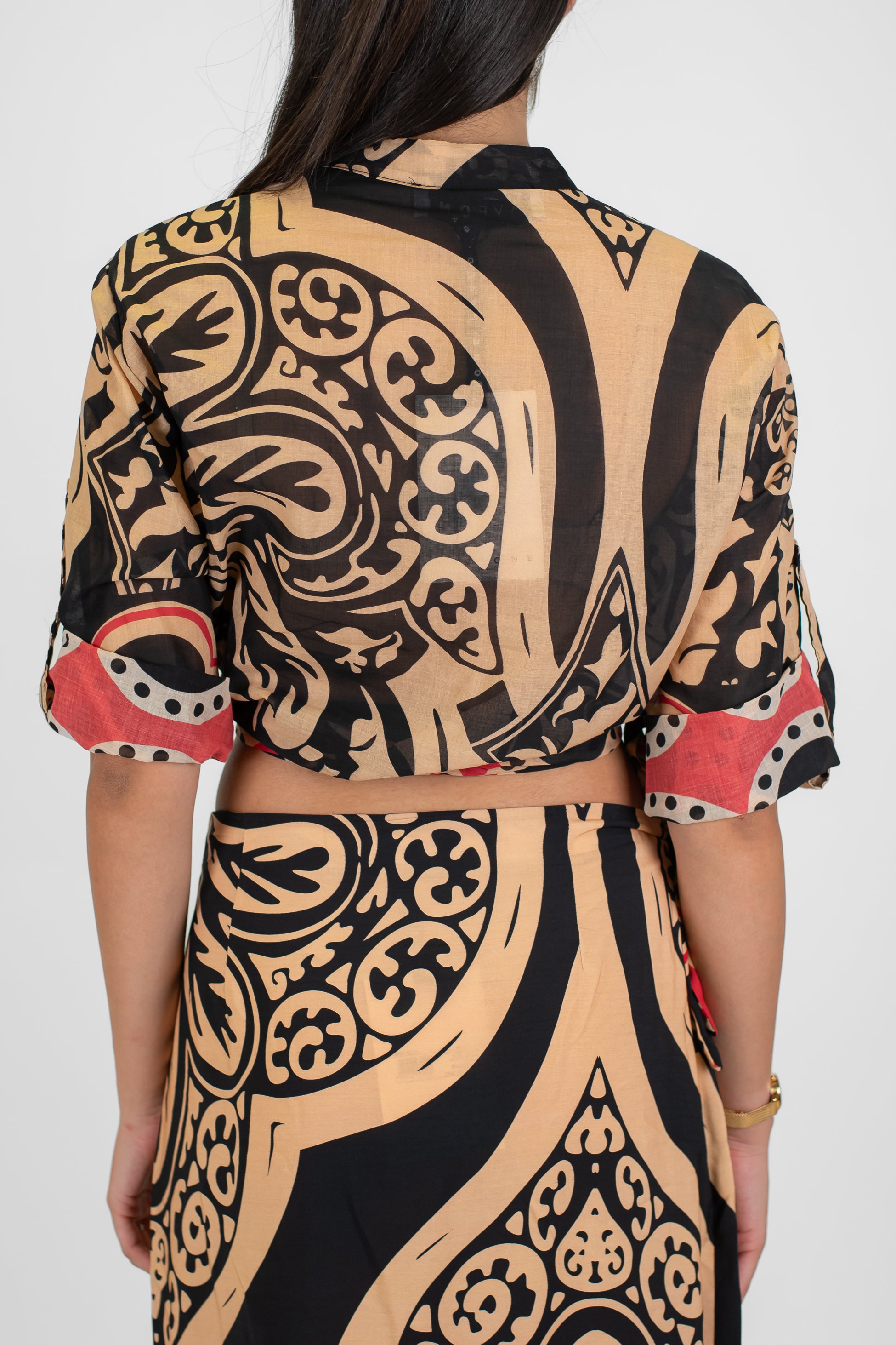 Haveone - Camicia crop fantasia astratta in viscosa con collo coreano