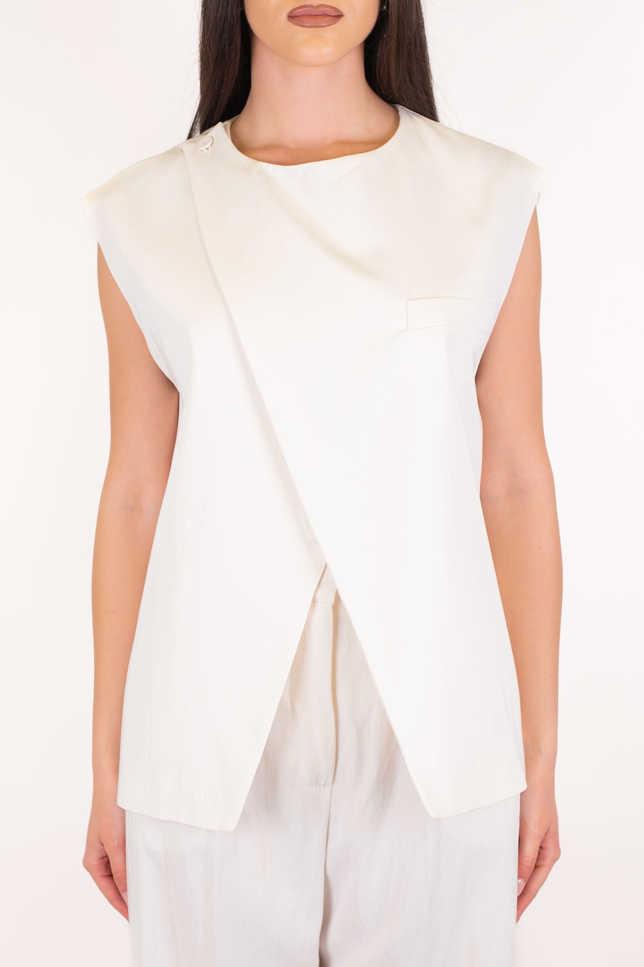 Dixie - Coordinato con giacca giromaniche con chiusura asimmetrica alta e pantalone palazzo con pinces
