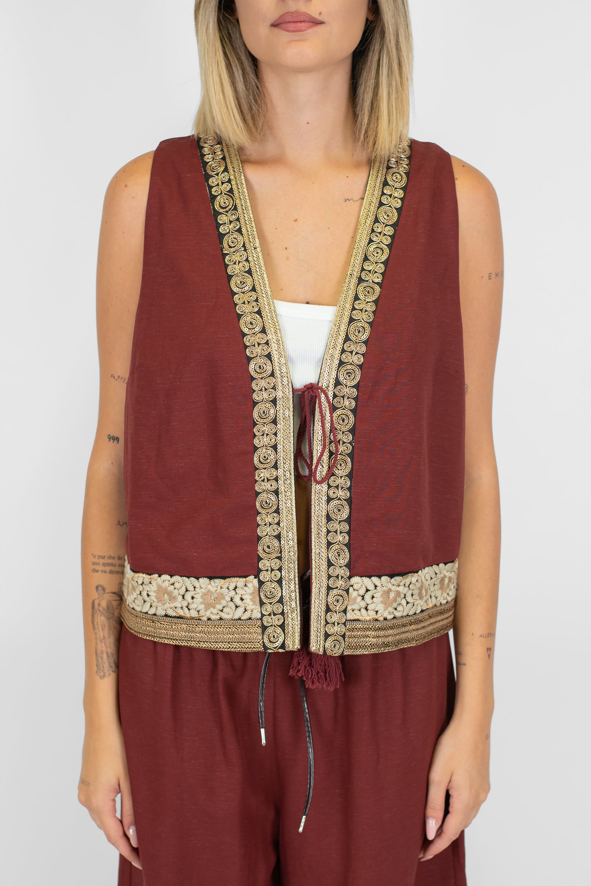 Motel - Gilet in misto lino con profilo tramato e chiusura con lacci